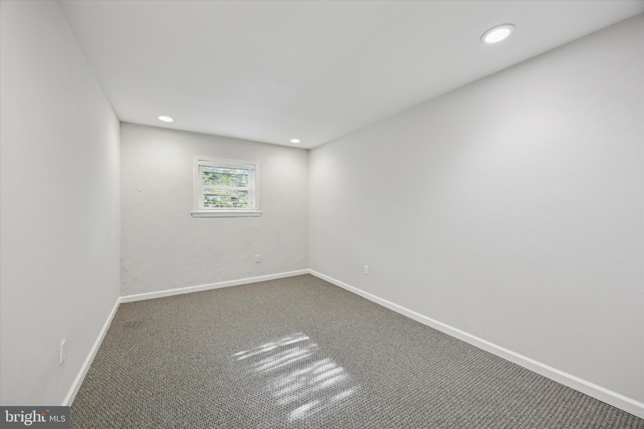 ROXBOROUGH - Residential Lease