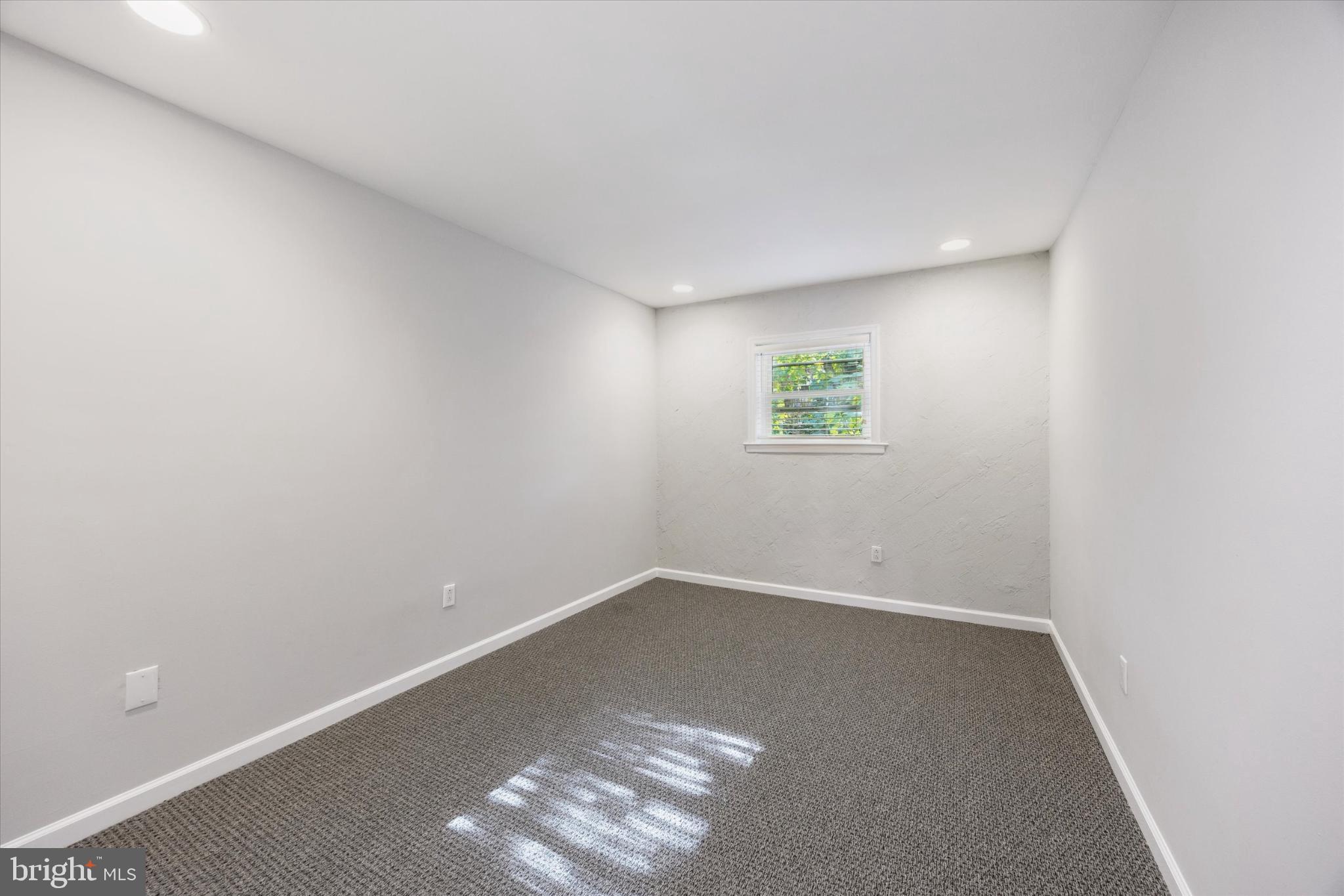 ROXBOROUGH - Residential Lease