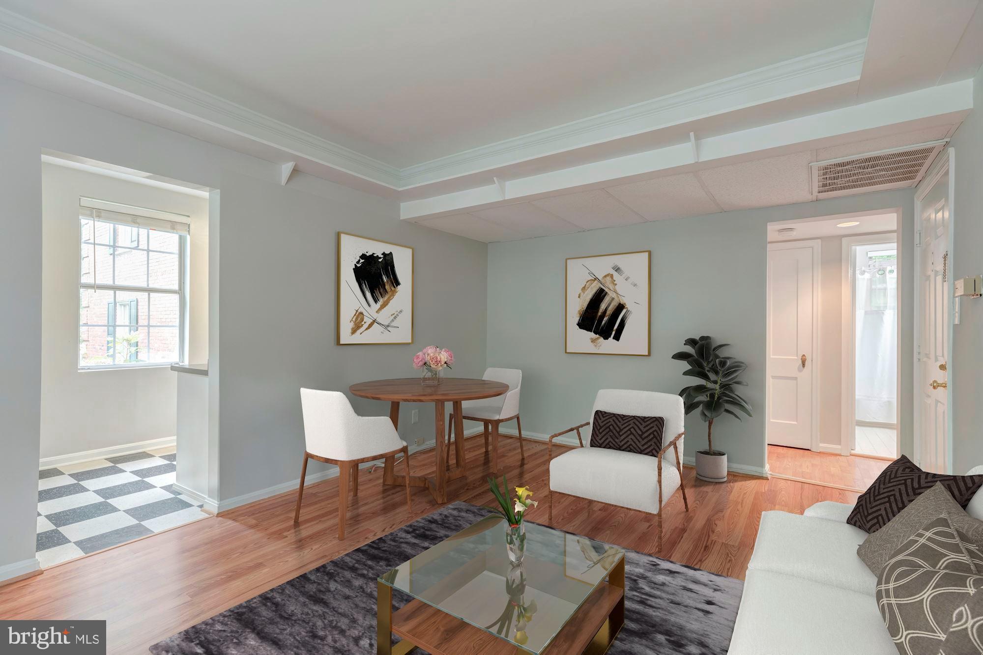 COLONIAL VILLAGE - Residential