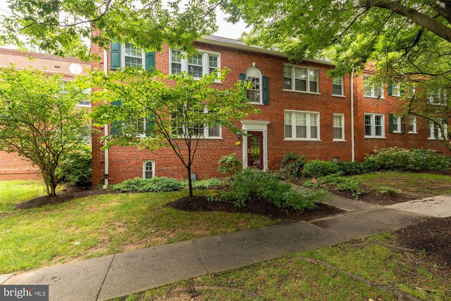 Charming one bedroom, one bath condo in Colonial Village! With a sunny and park-like setting, this condo offers an ideal location that's only a short walk to Rosslyn, Courthouse, Clarendon, the Custis Trail and both the Courthouse and  Rosslyn Metro stations. Close to I-66, Route 50 and Key Bridge. Recently updated with fresh paint, this home offers a light-filled living room with built-ins and updated flooring, an eat-in kitchen with white cabinetry and a large bedroom with dual closets.  Additional storage unit conveys.