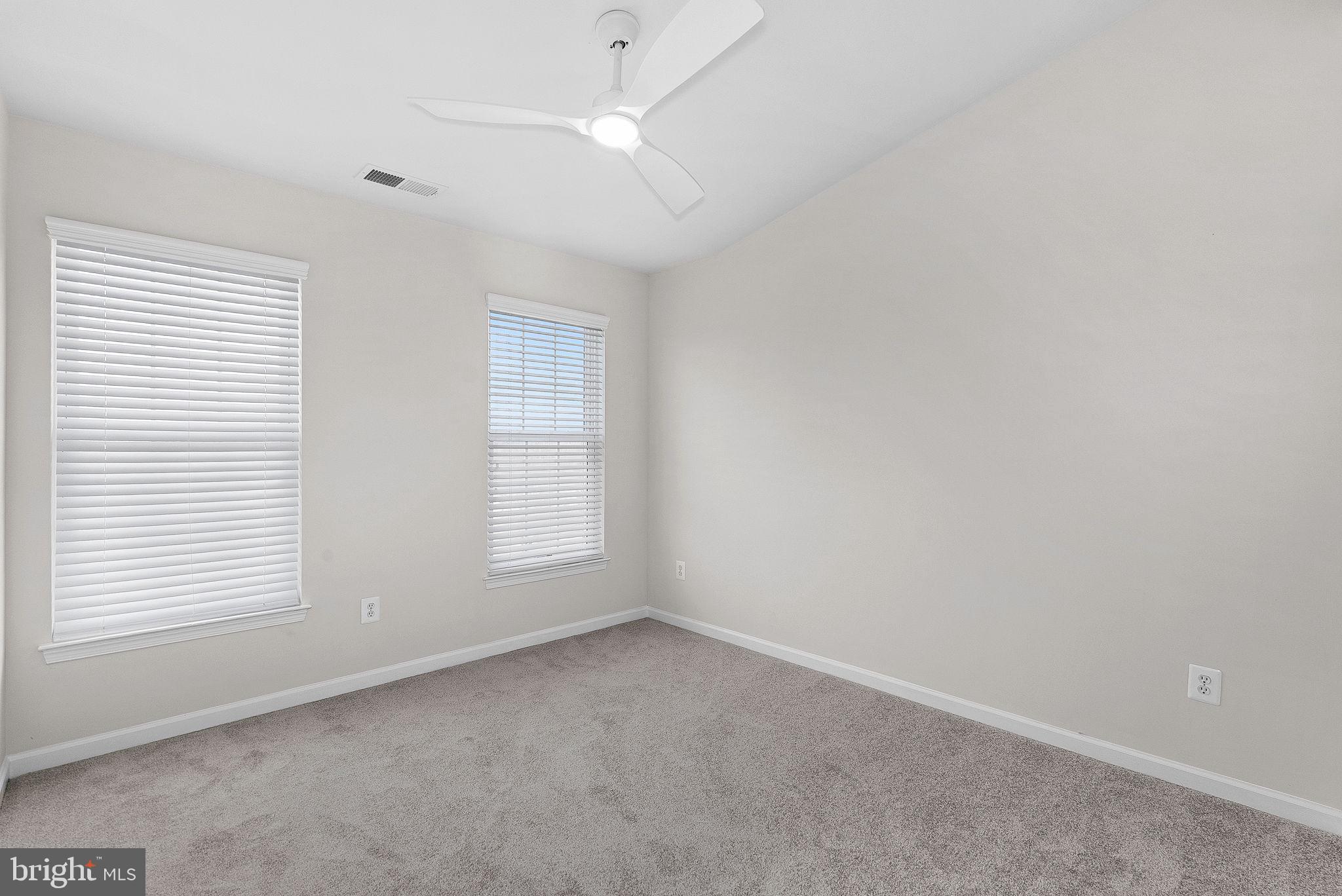 SOUTH RIDING - Residential