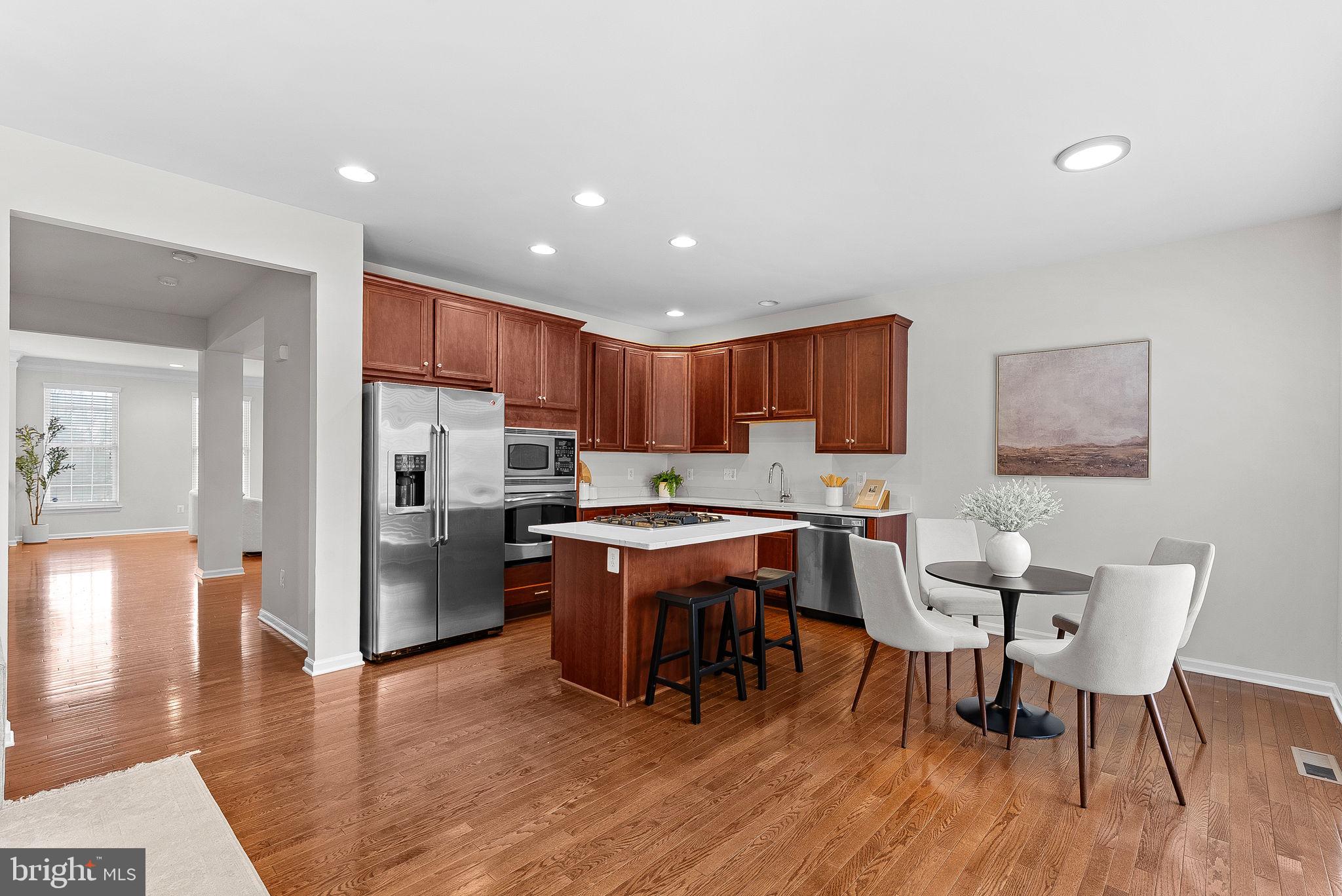 SOUTH RIDING - Residential