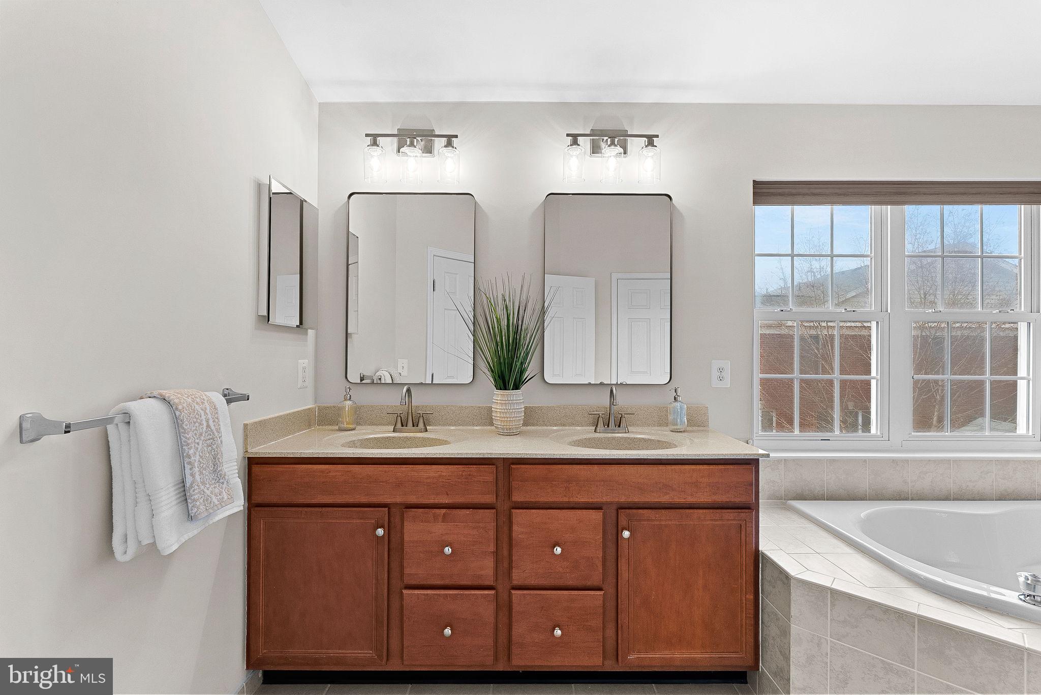 SOUTH RIDING - Residential