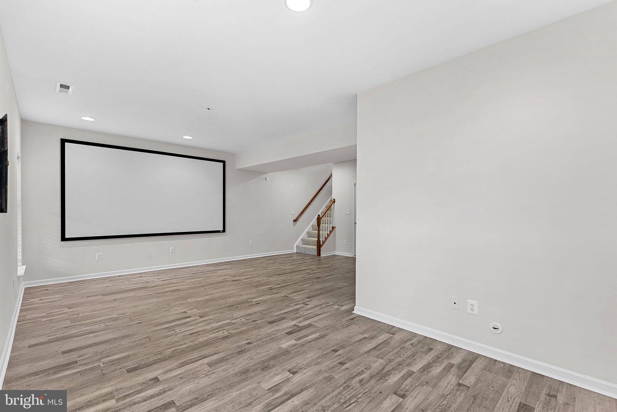 SOUTH RIDING - Residential