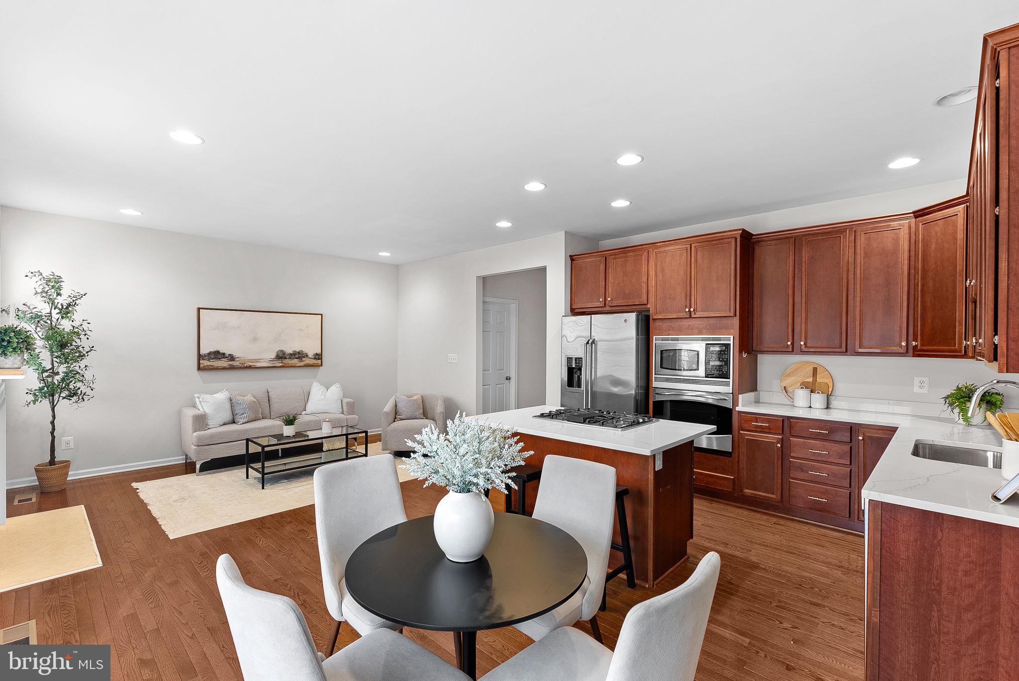 SOUTH RIDING - Residential