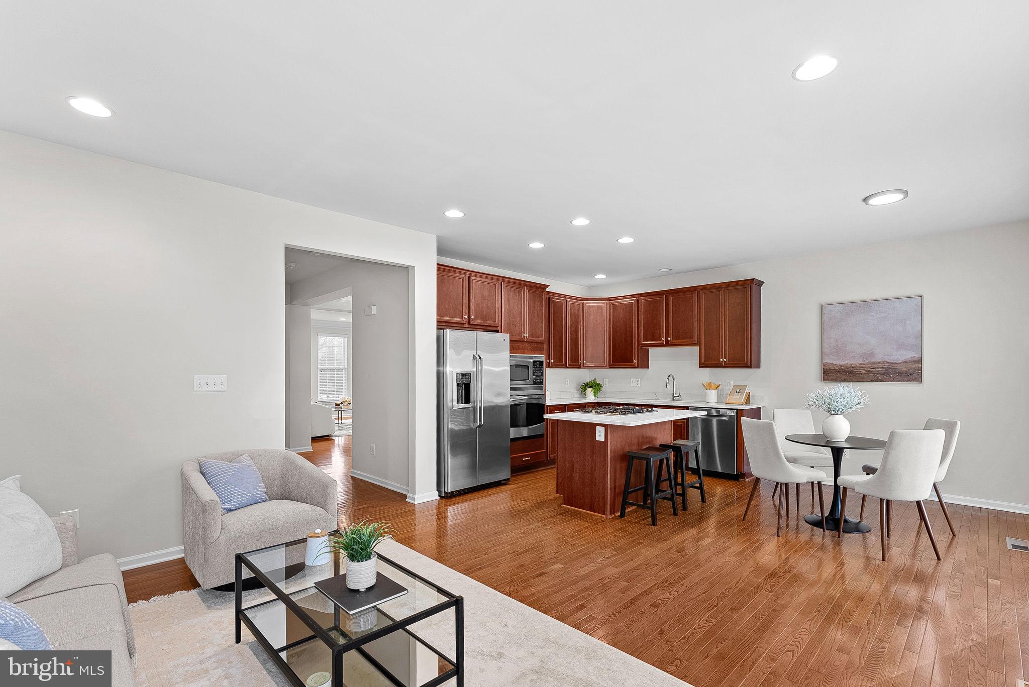 SOUTH RIDING - Residential