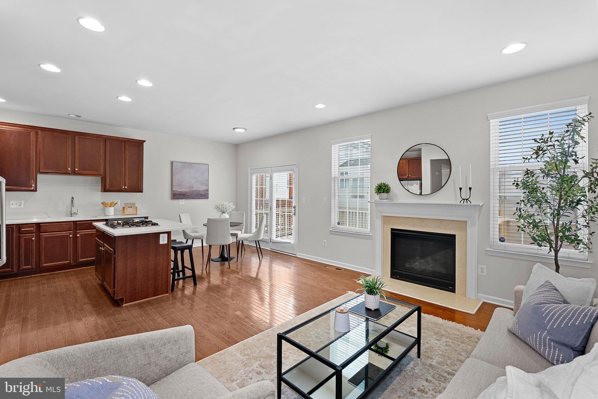 SOUTH RIDING - Residential