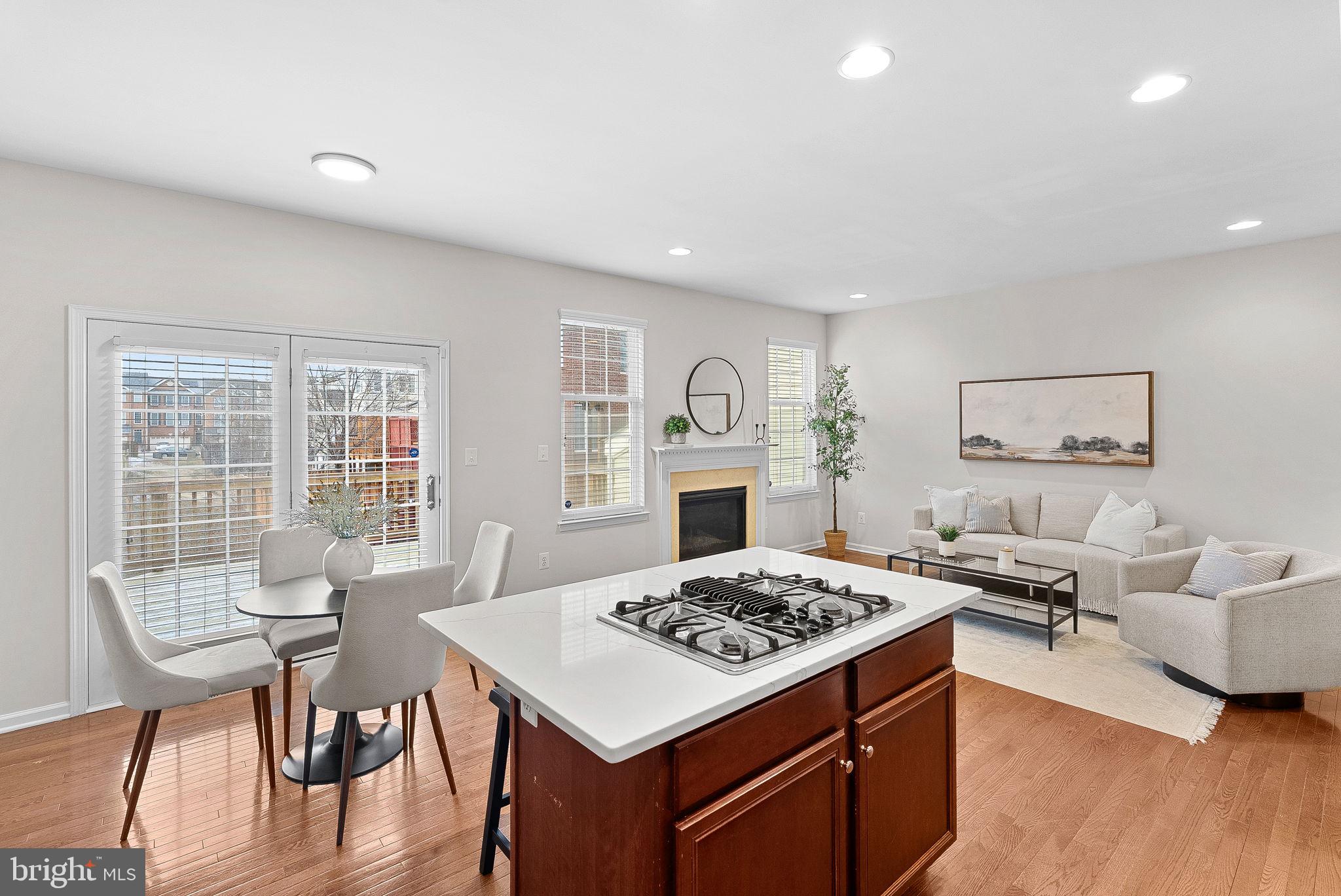 SOUTH RIDING - Residential