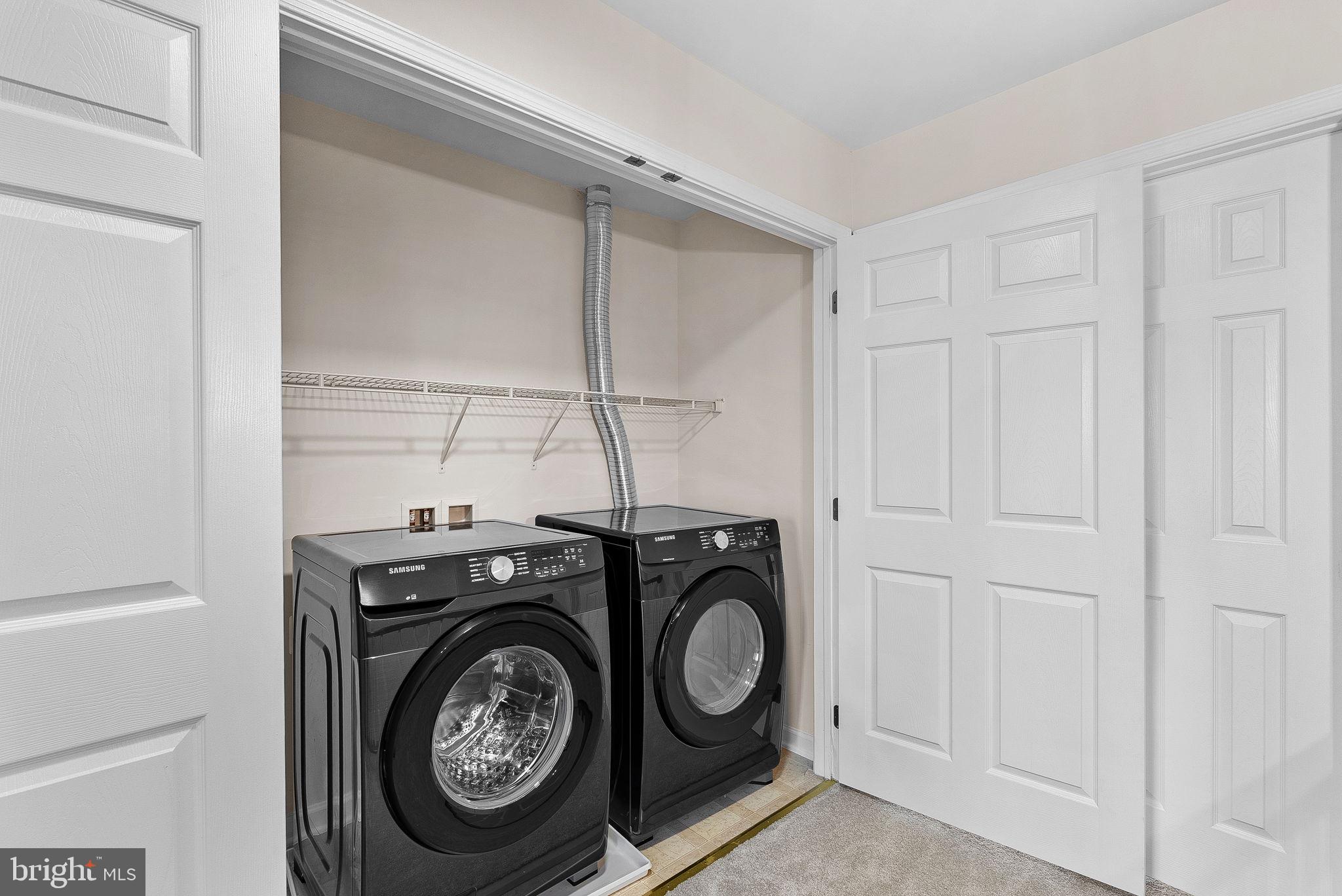 SOUTH RIDING - Residential