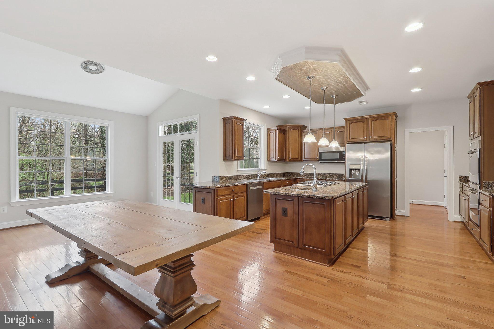 HAMILTON MEADOW - Residential