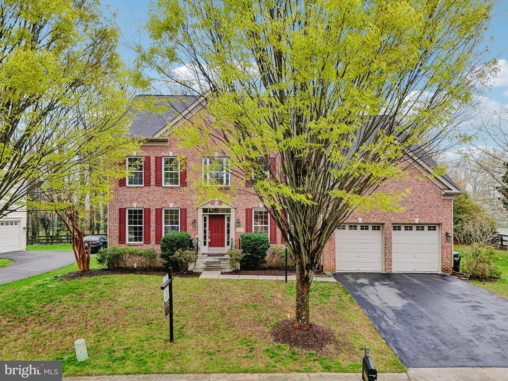 HAMILTON MEADOW - Residential