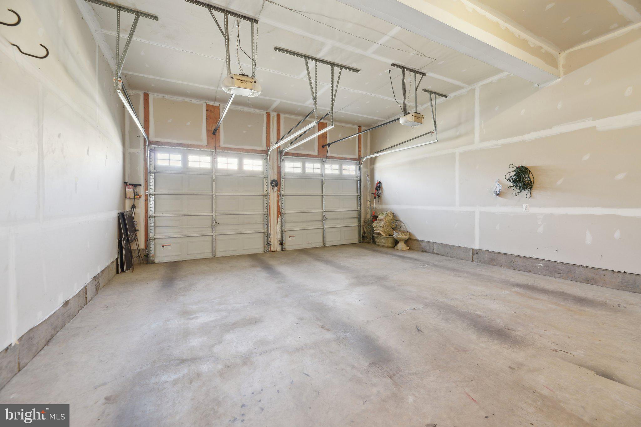 HAMILTON MEADOW - Residential