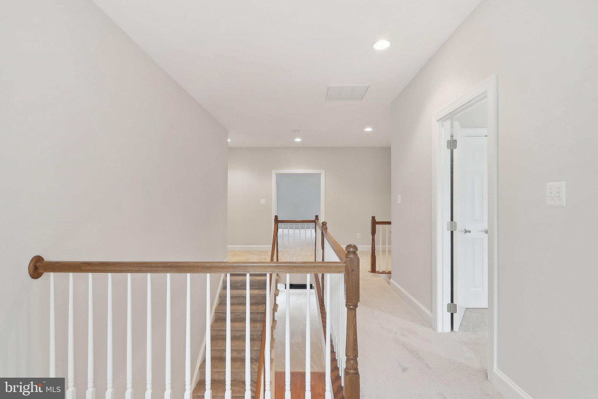 HAMILTON MEADOW - Residential