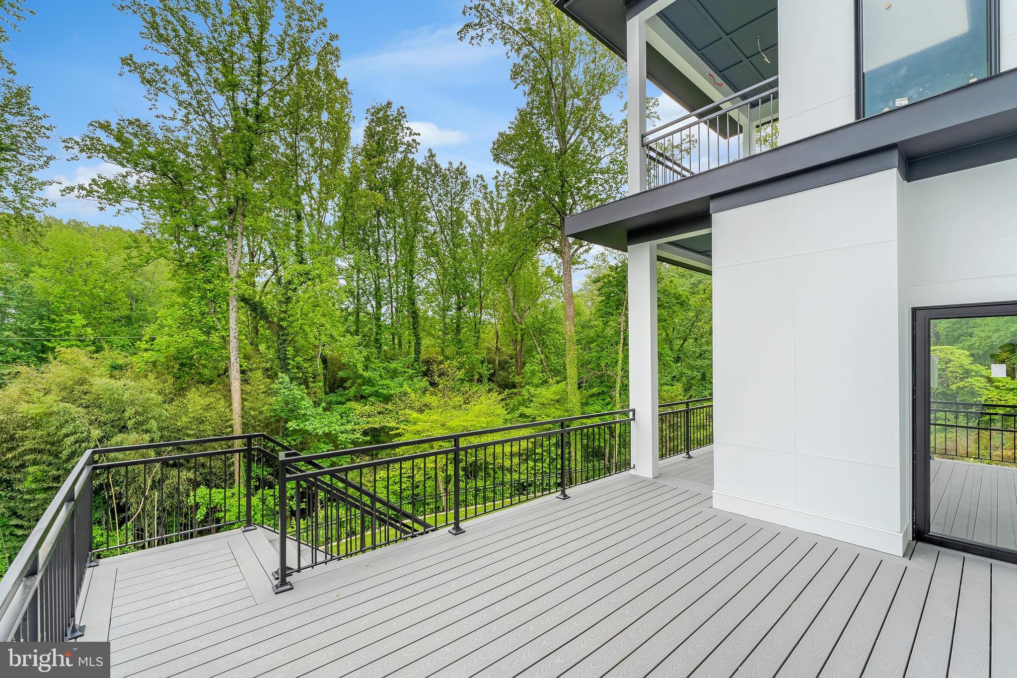 SALONA VILLAGE - Residential