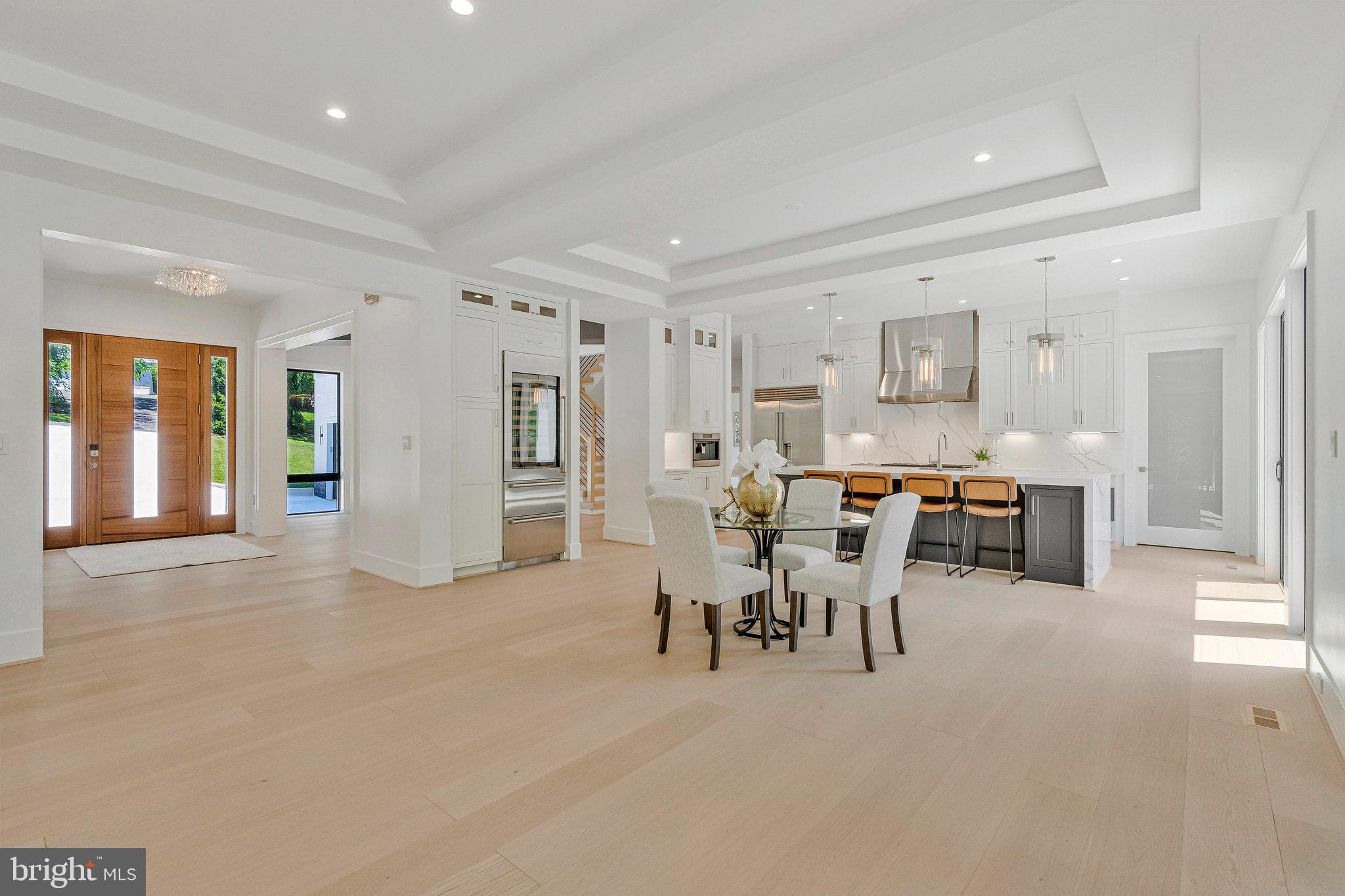 SALONA VILLAGE - Residential