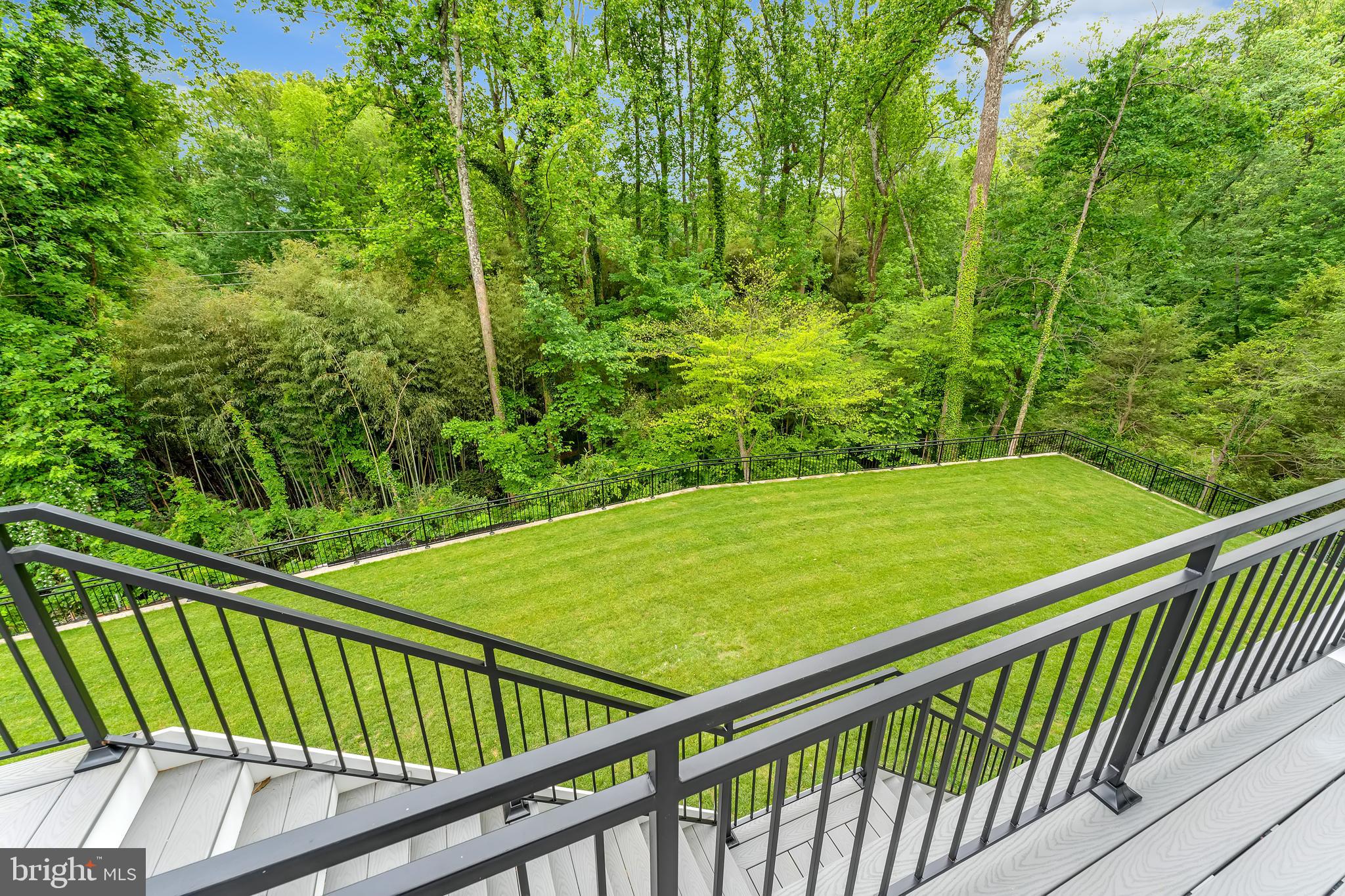 SALONA VILLAGE - Residential