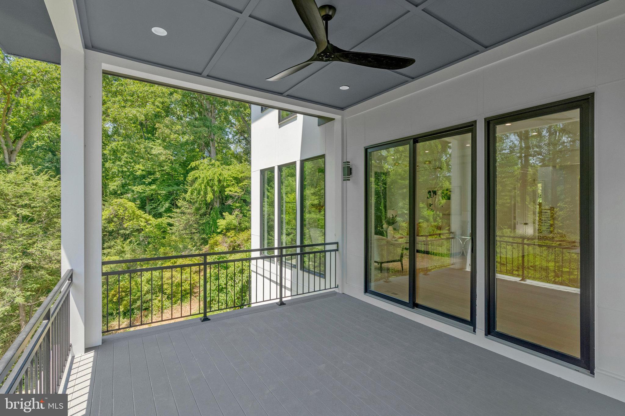 SALONA VILLAGE - Residential