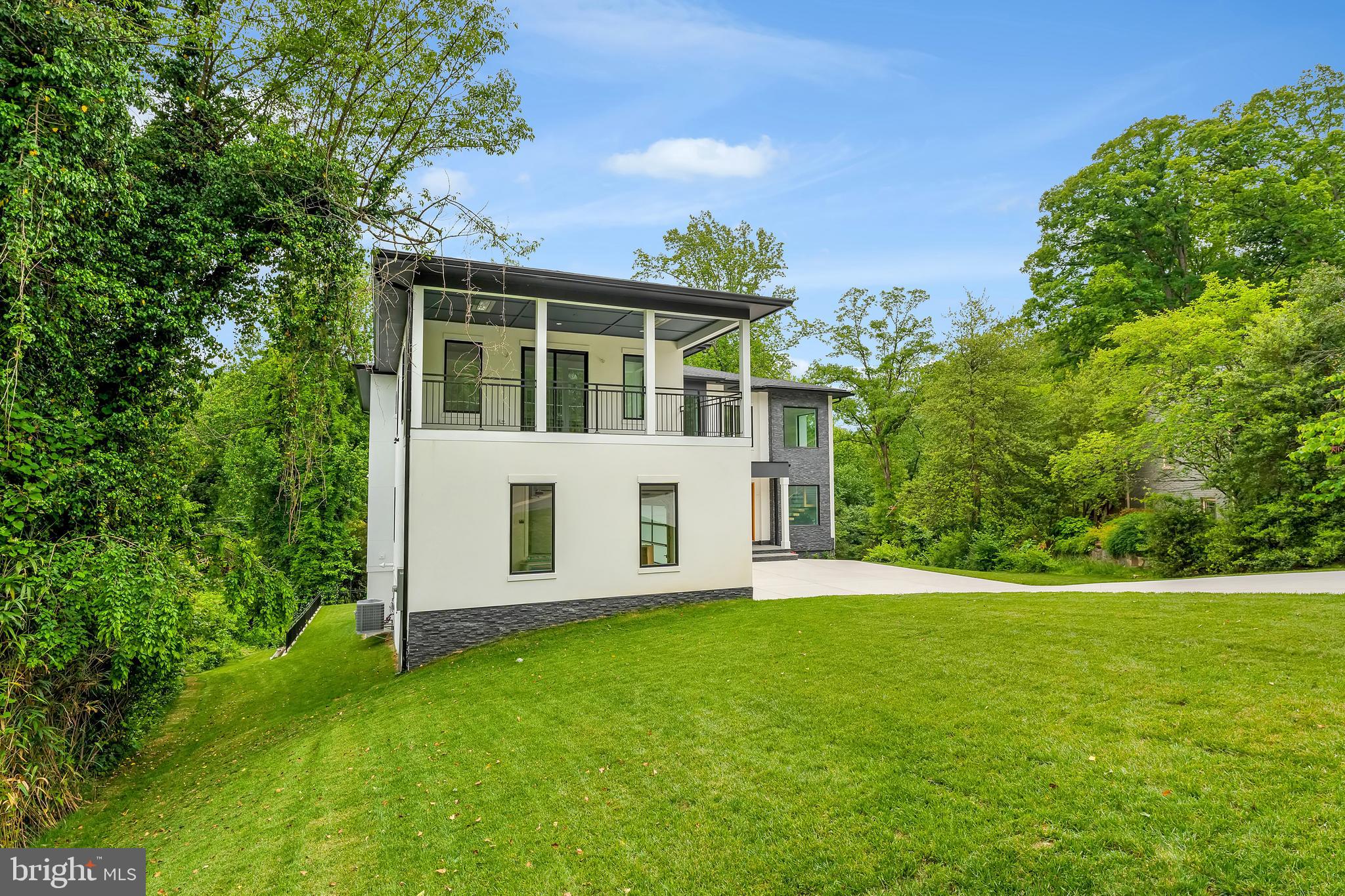 SALONA VILLAGE - Residential