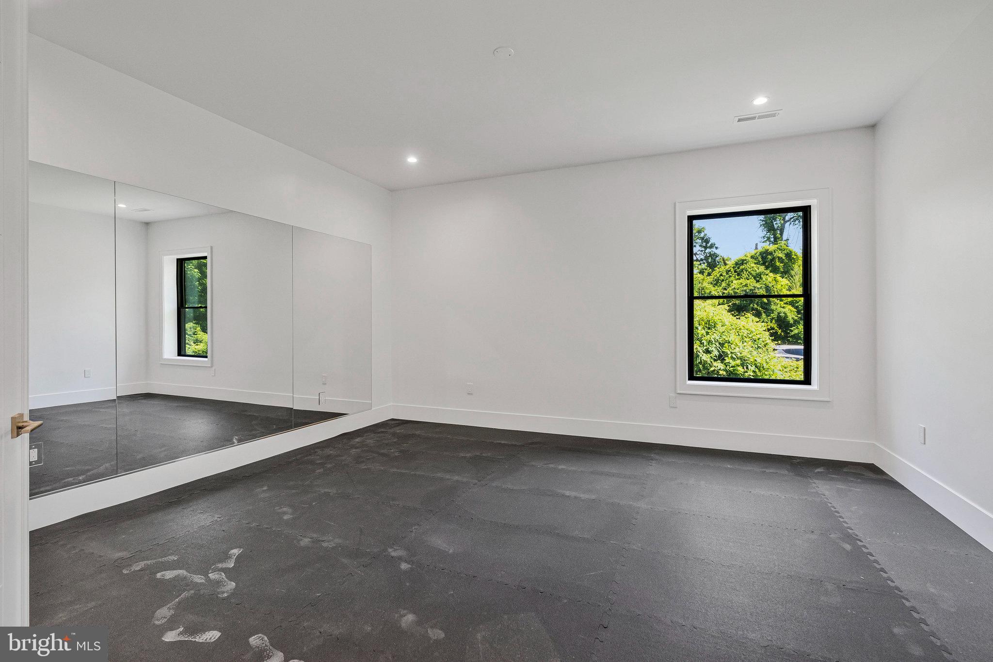 SALONA VILLAGE - Residential