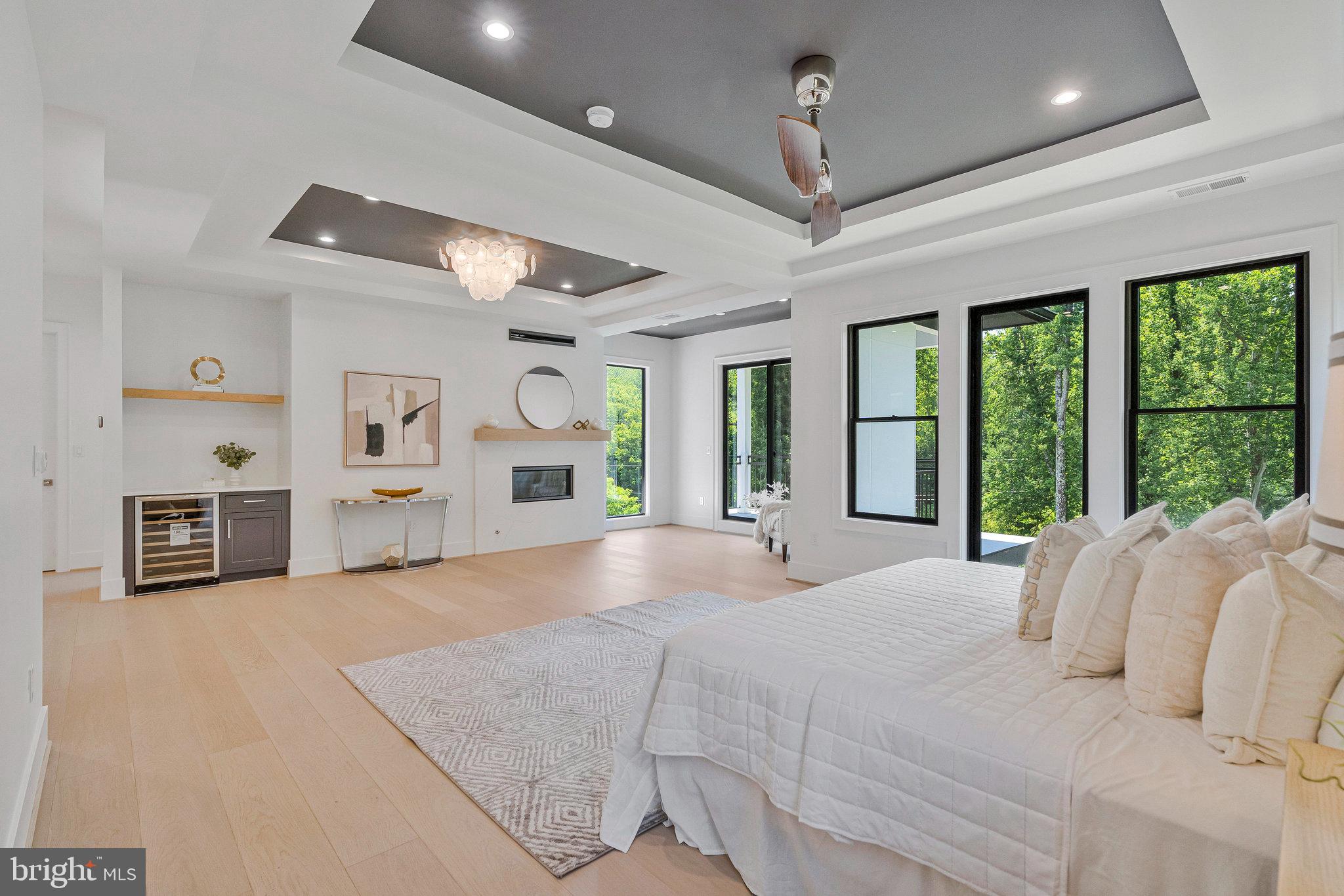 SALONA VILLAGE - Residential