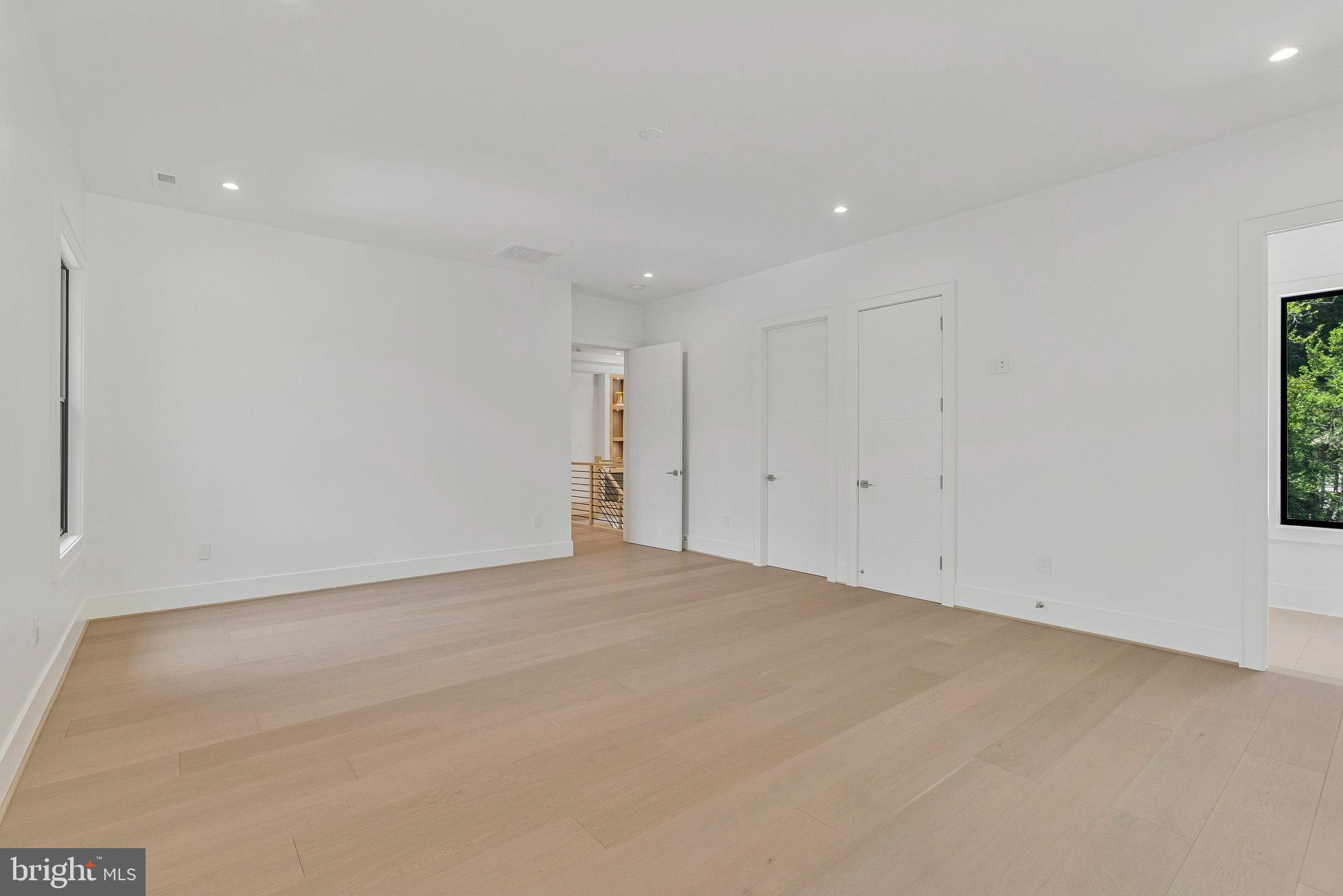 SALONA VILLAGE - Residential