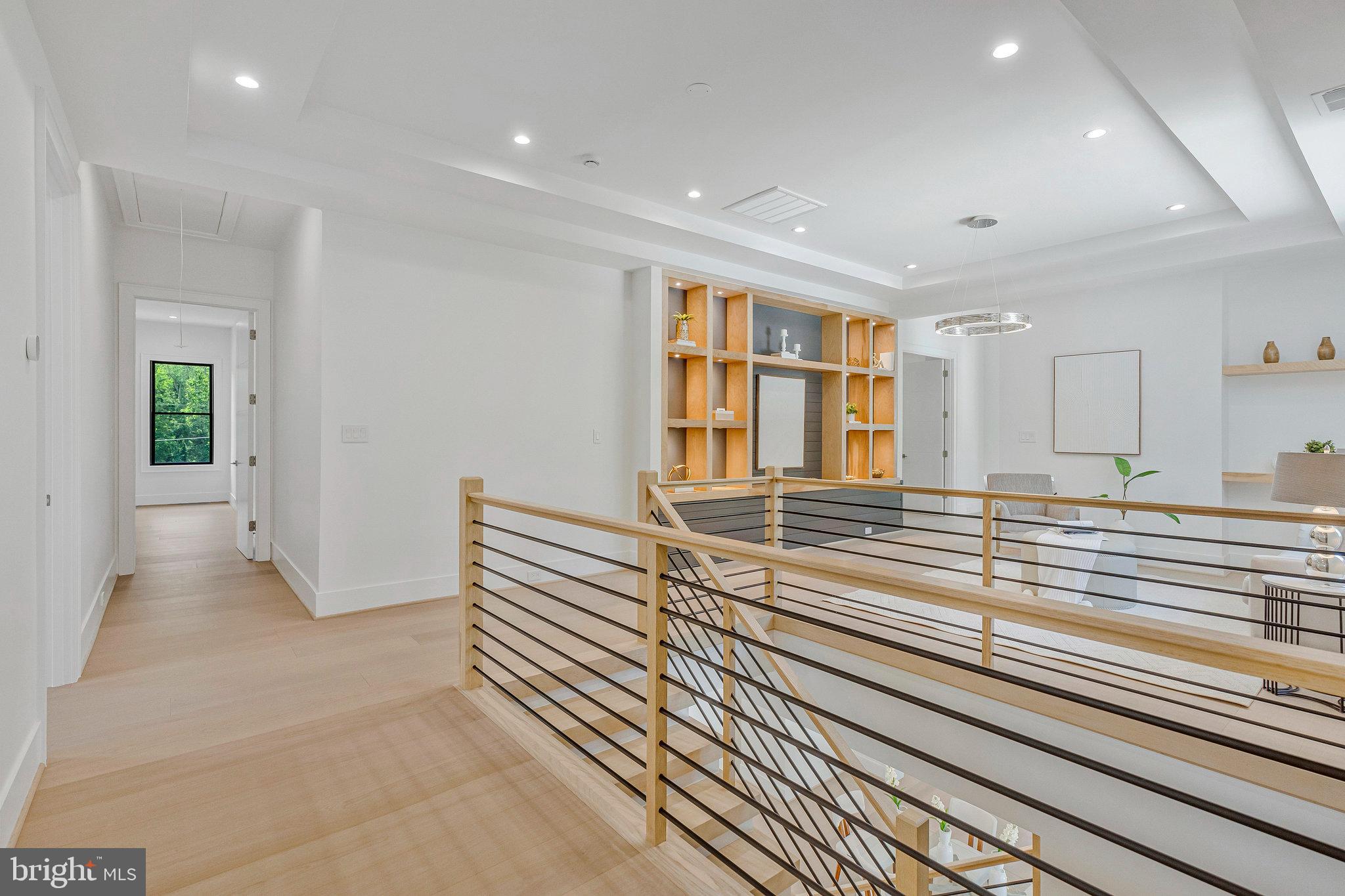 SALONA VILLAGE - Residential