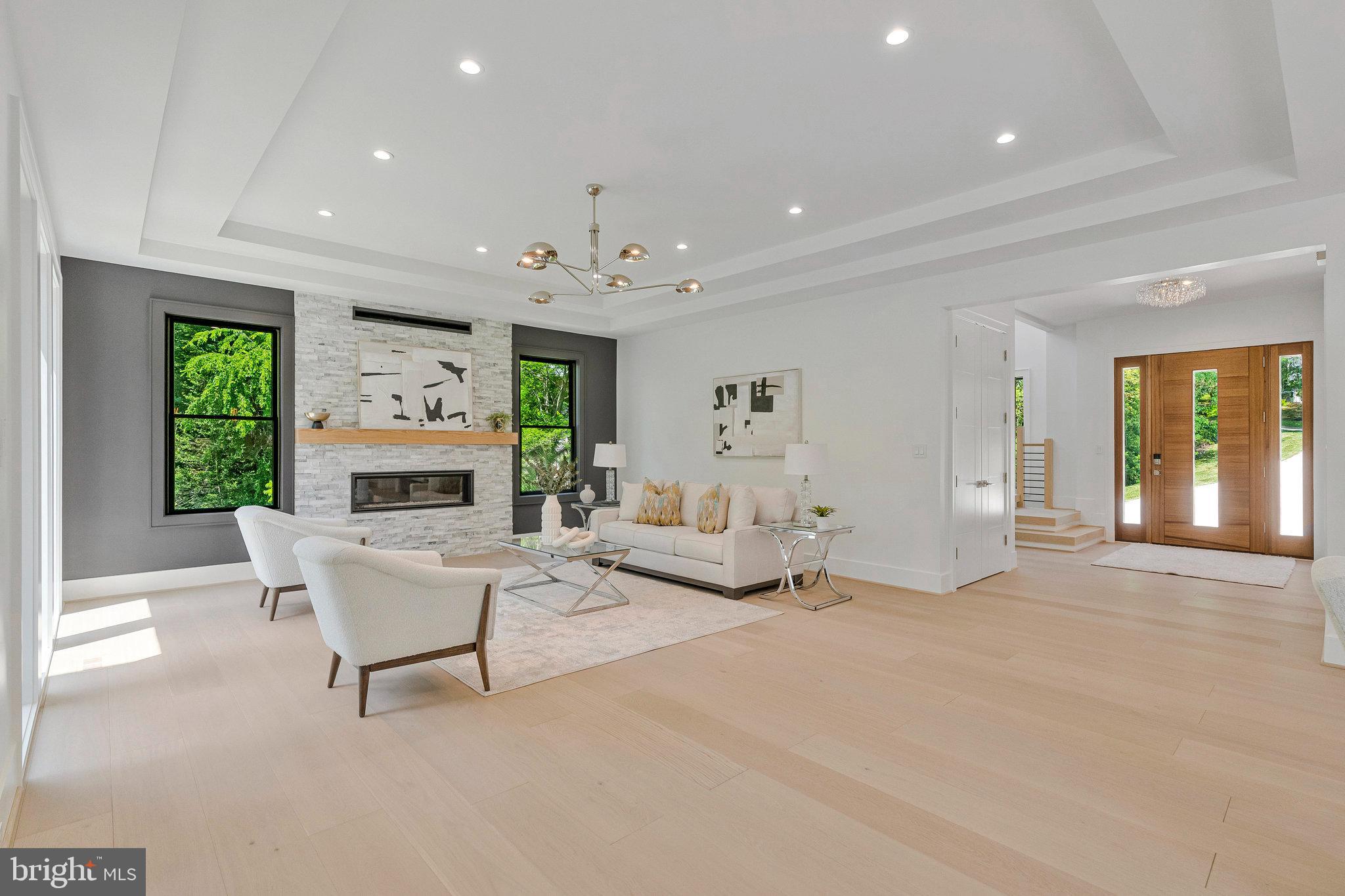 SALONA VILLAGE - Residential