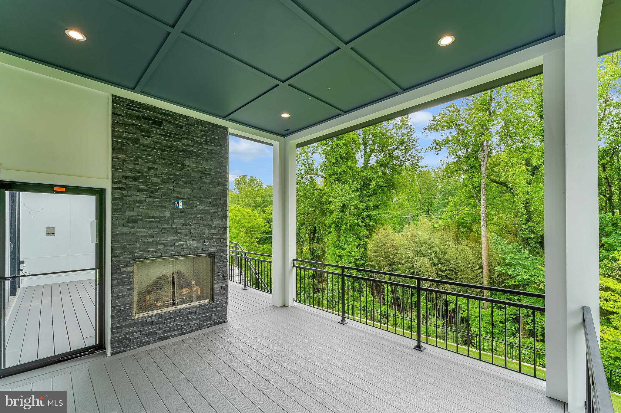 SALONA VILLAGE - Residential