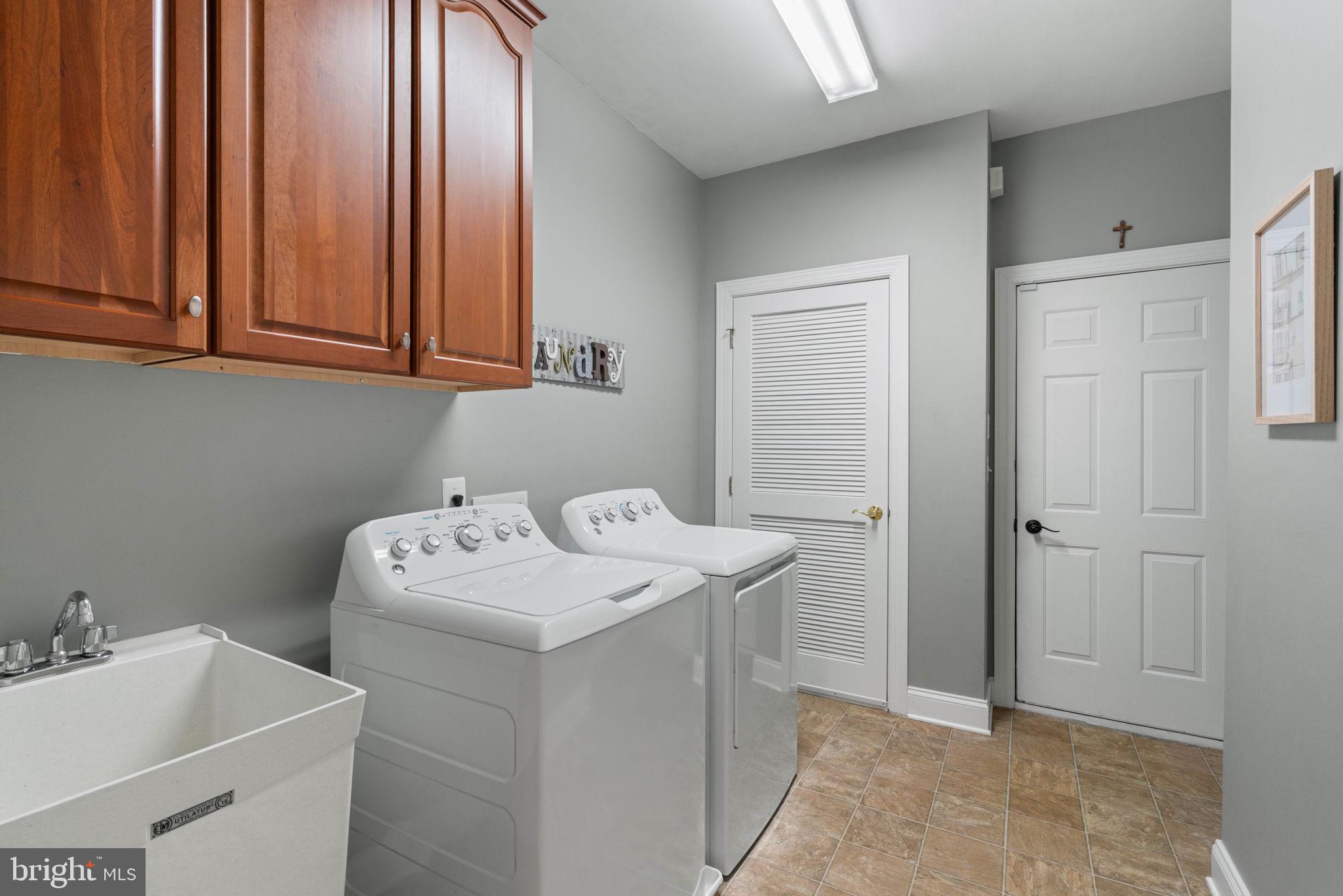 REGENCY AT DOMINION VALLEY - Residential