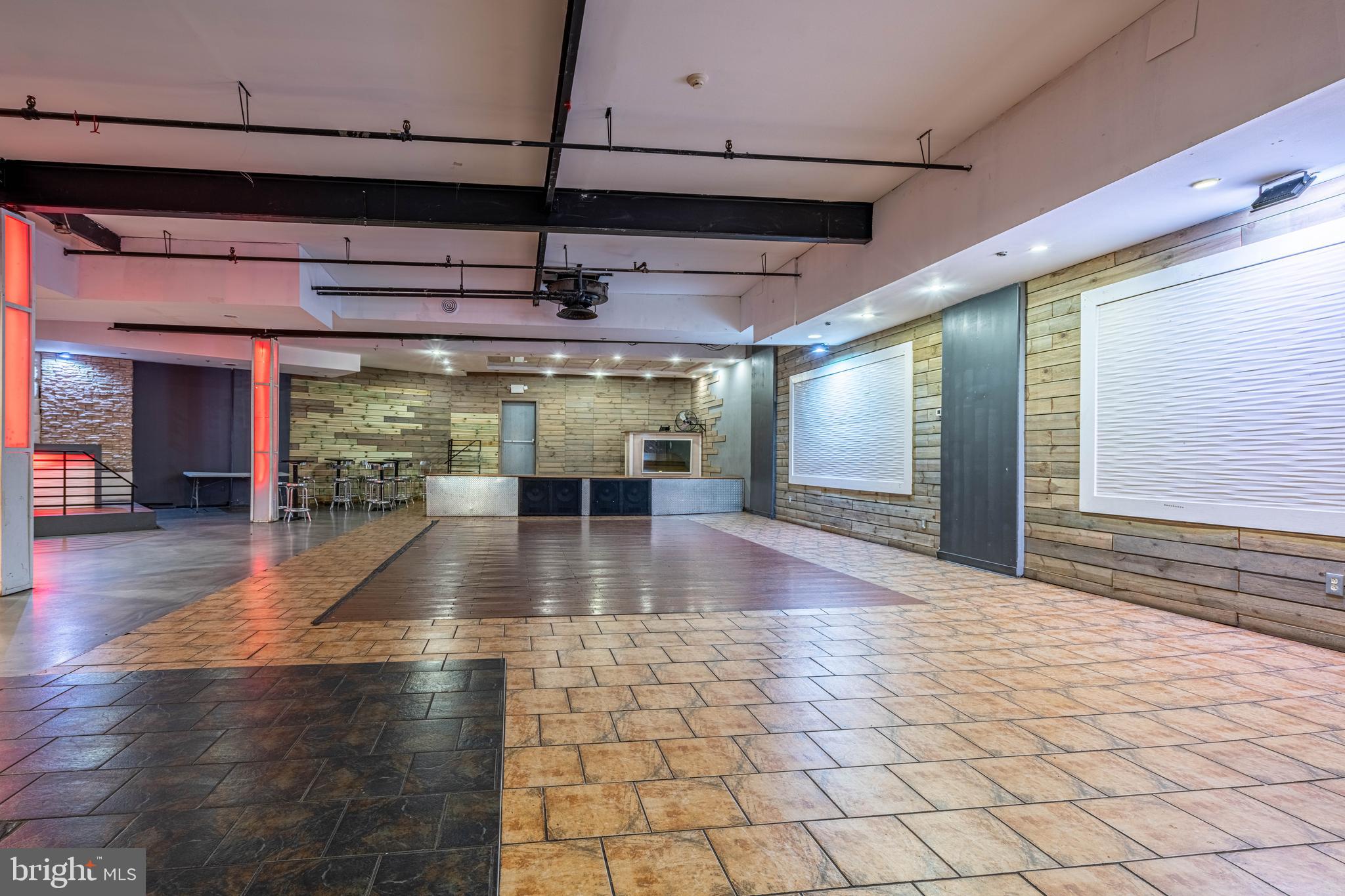 FELTONVILLE - Commercial Sale