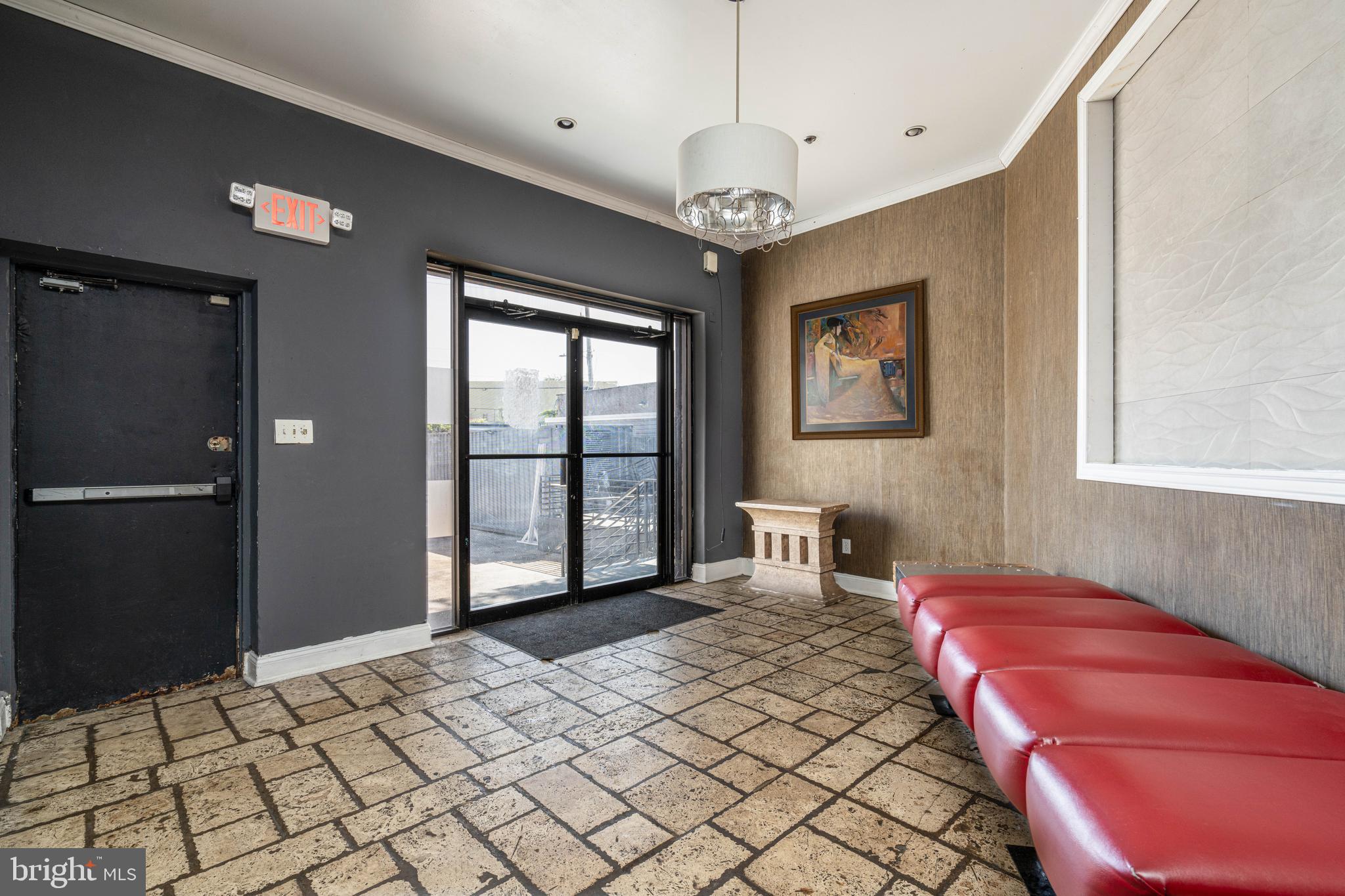 FELTONVILLE - Commercial Sale