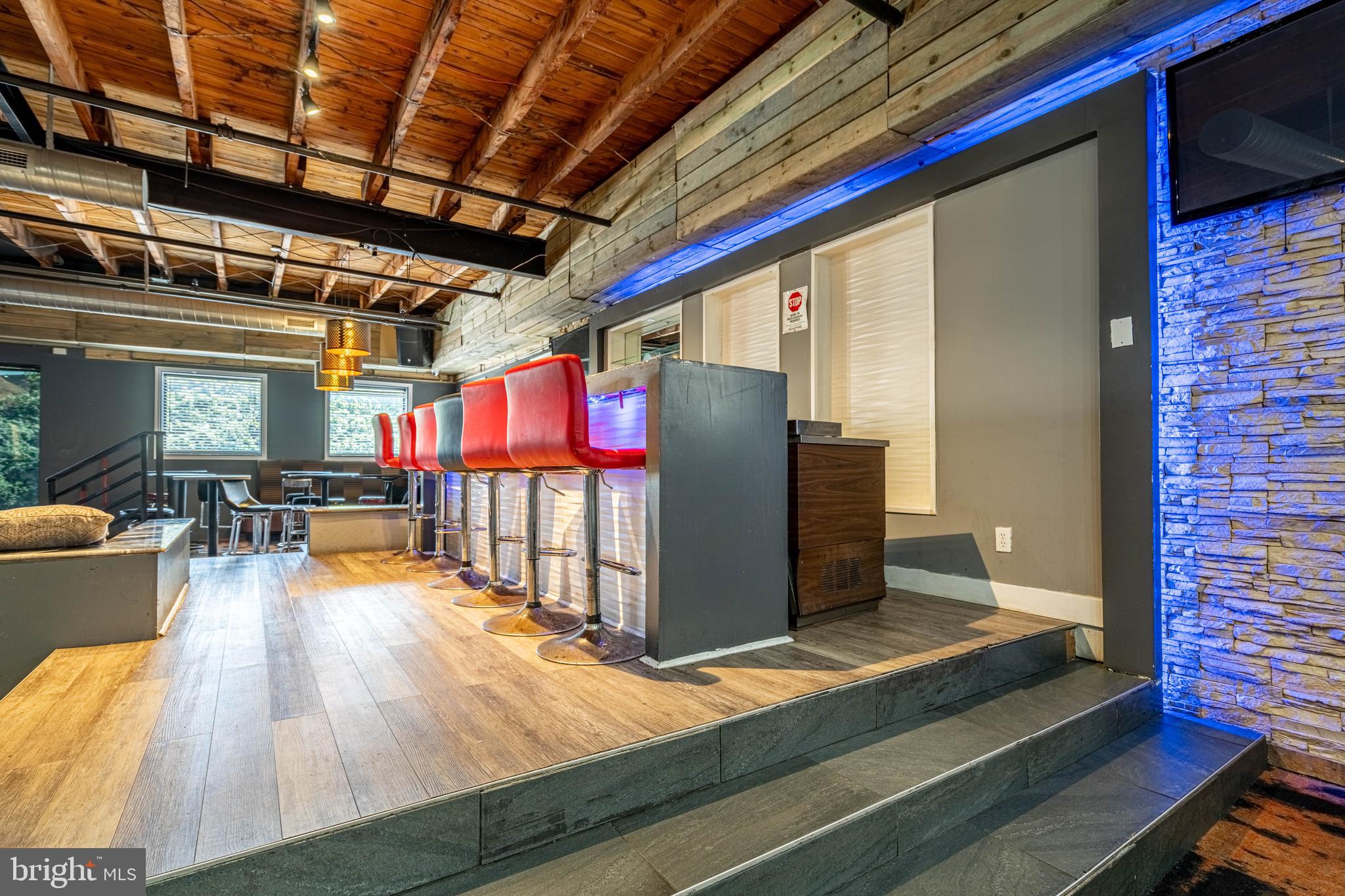 FELTONVILLE - Commercial Sale