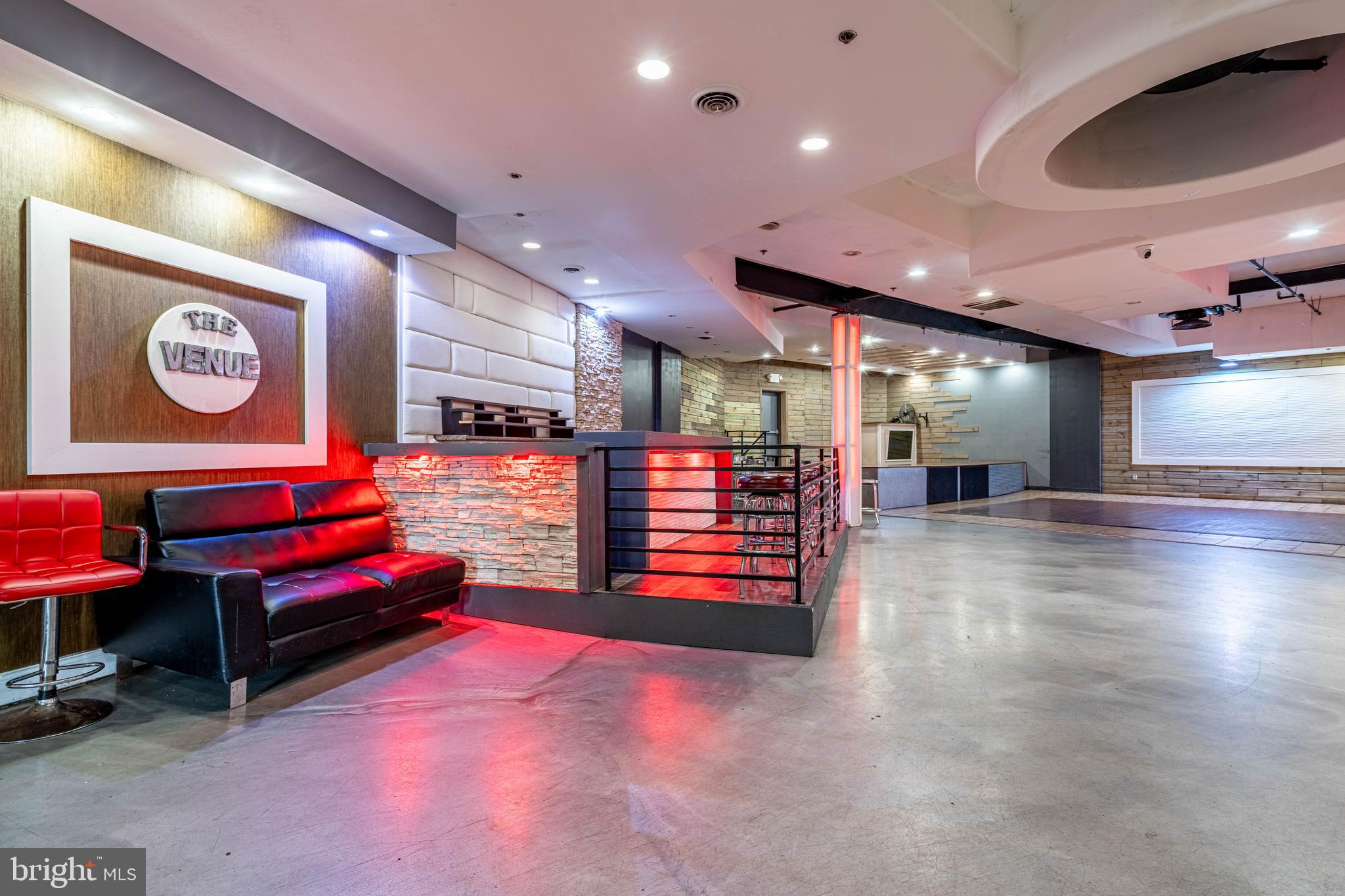 FELTONVILLE - Commercial Sale