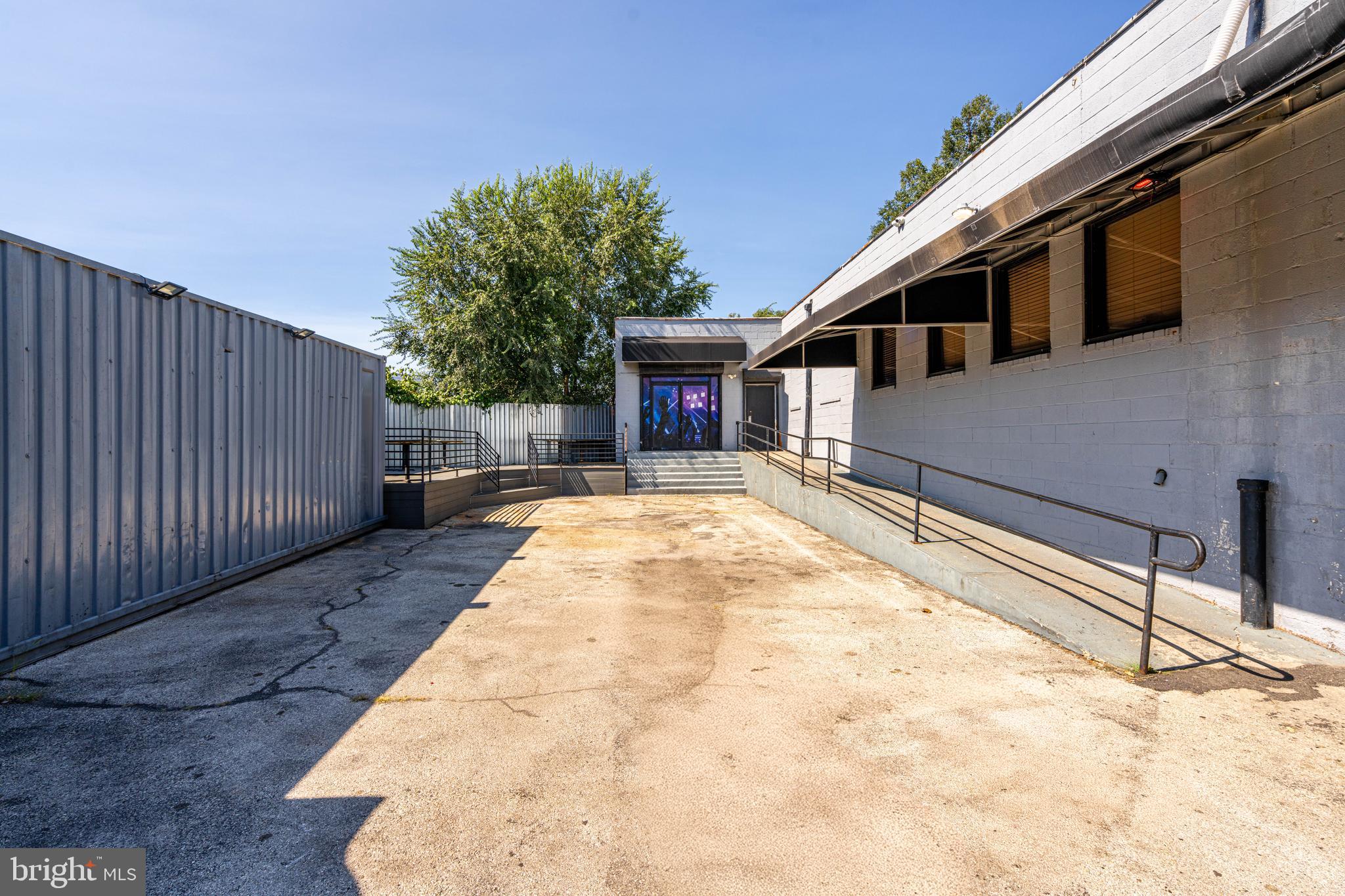 FELTONVILLE - Commercial Sale