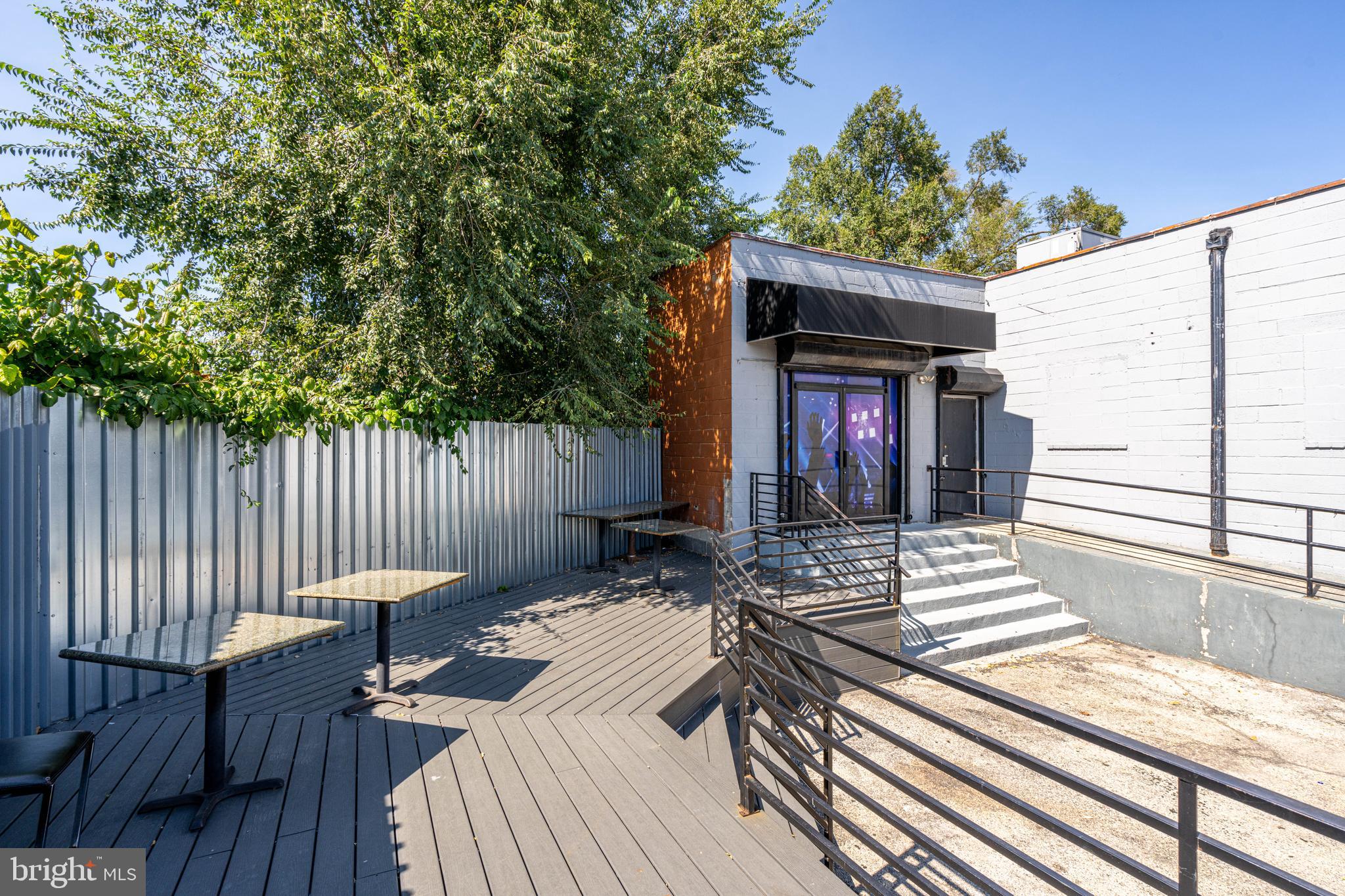 FELTONVILLE - Commercial Sale