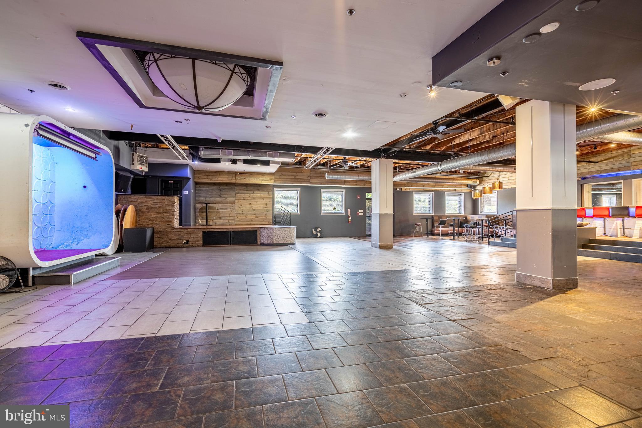 FELTONVILLE - Commercial Sale