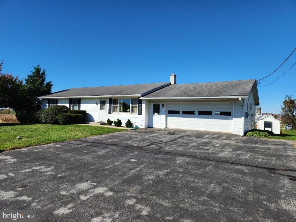 Photo of 957 WEAVERLAND RD, EAST EARL, PA 17519 (MLS # PALA2028054)