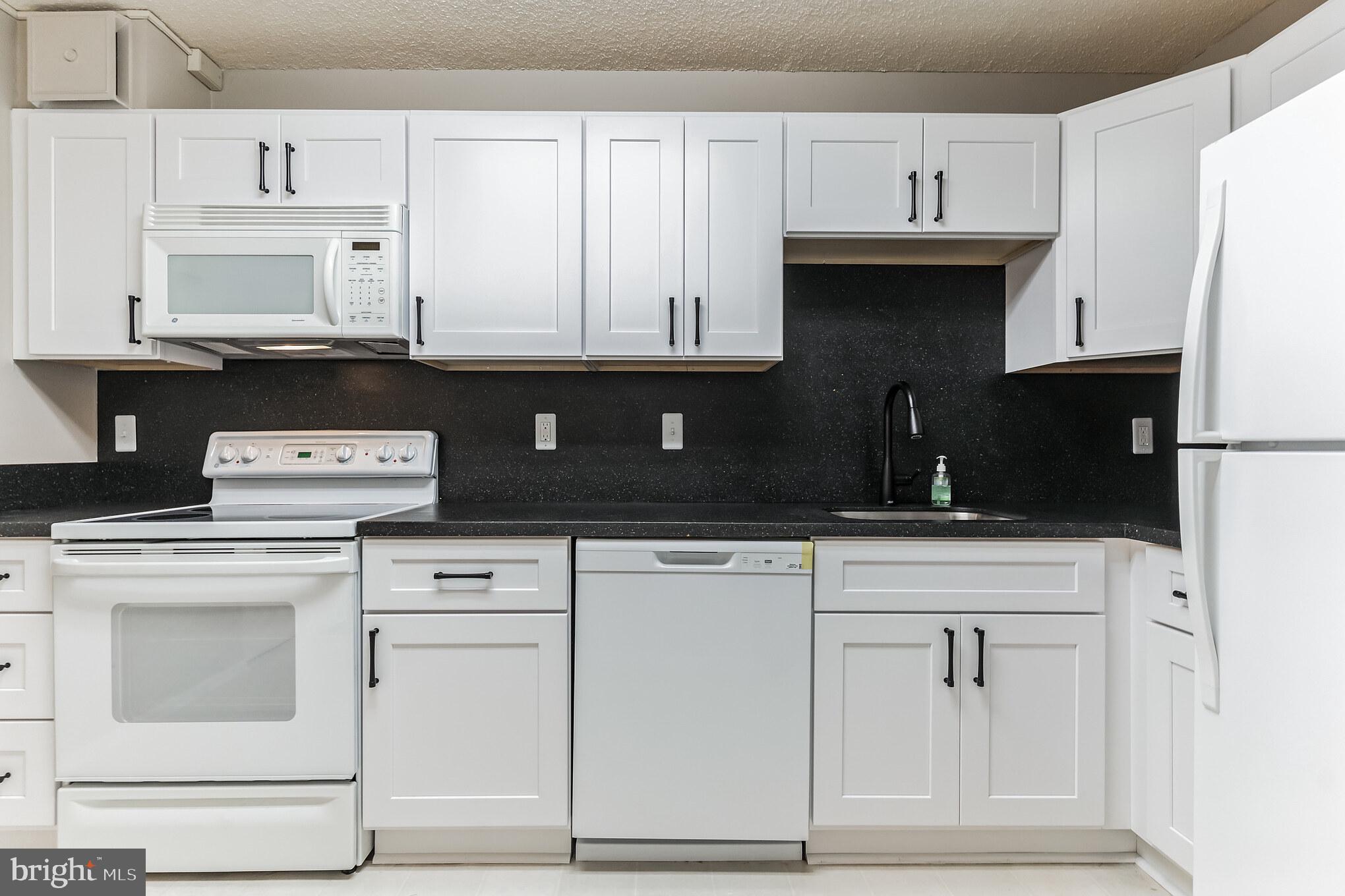 LEISURE WORLD - Residential