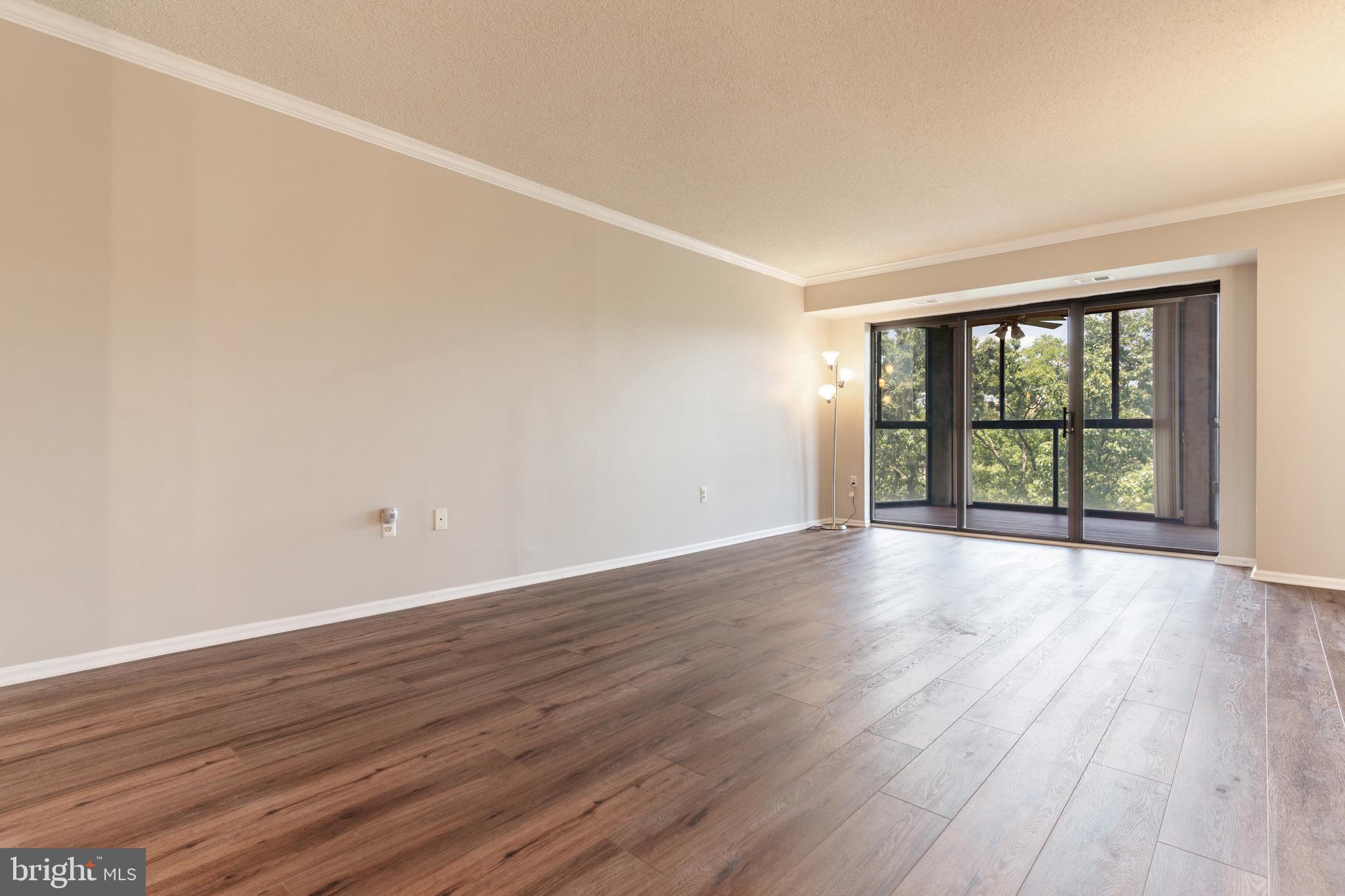 LEISURE WORLD - Residential