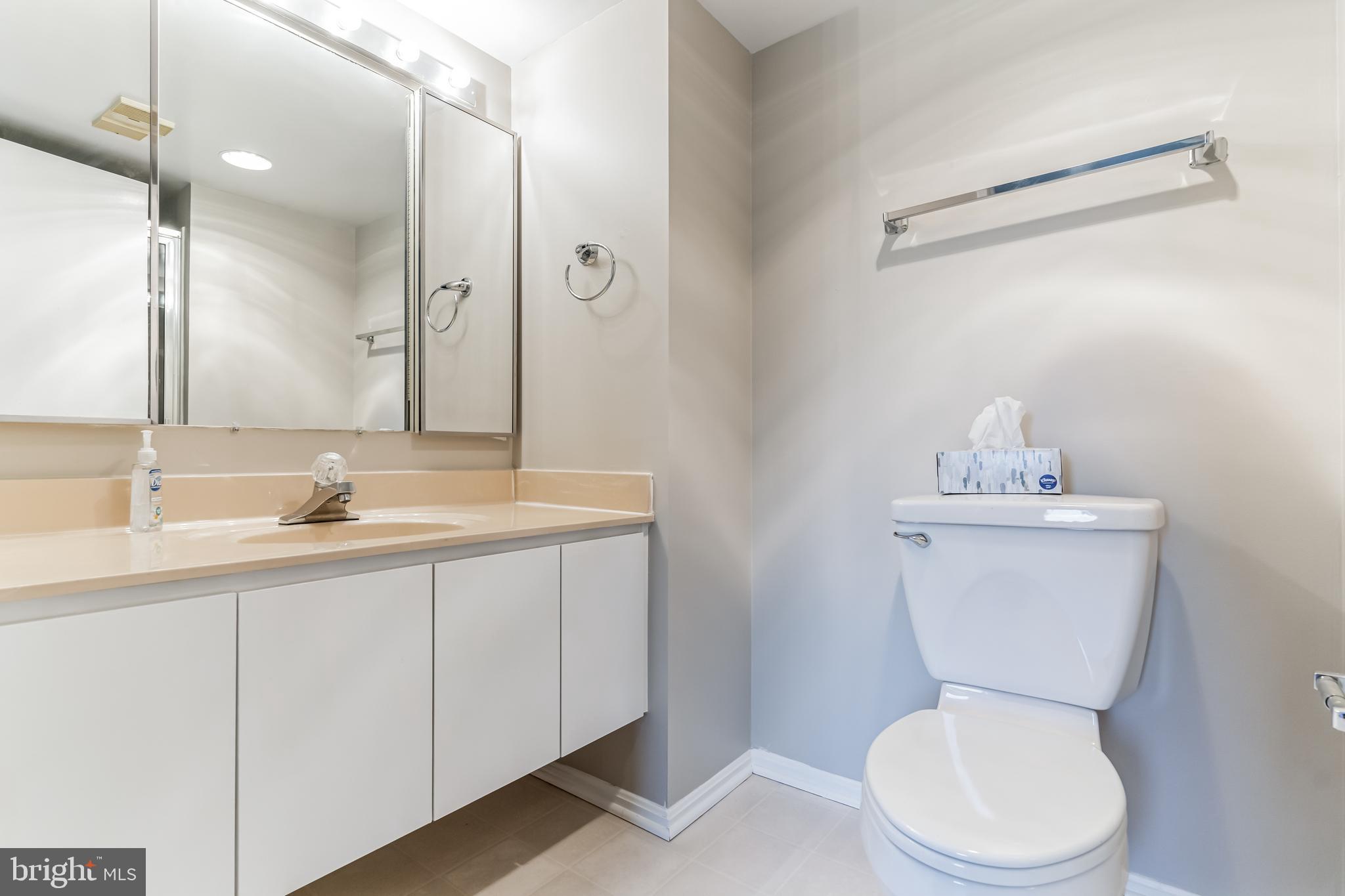 LEISURE WORLD - Residential