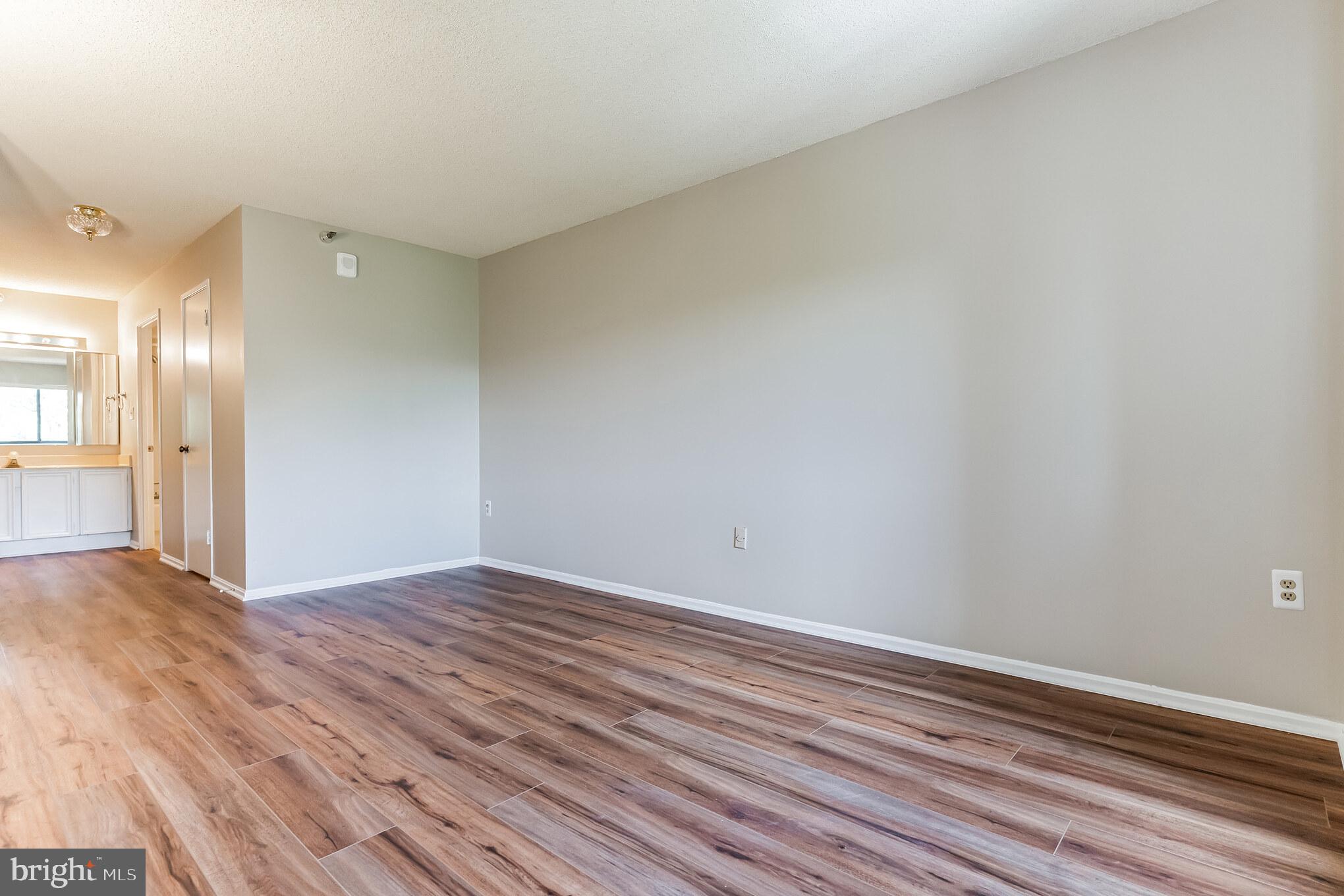 LEISURE WORLD - Residential