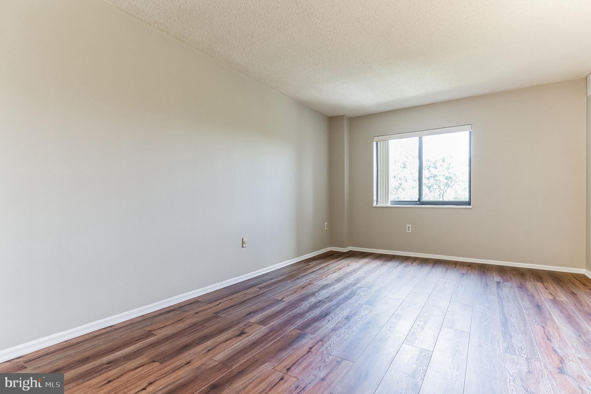 LEISURE WORLD - Residential