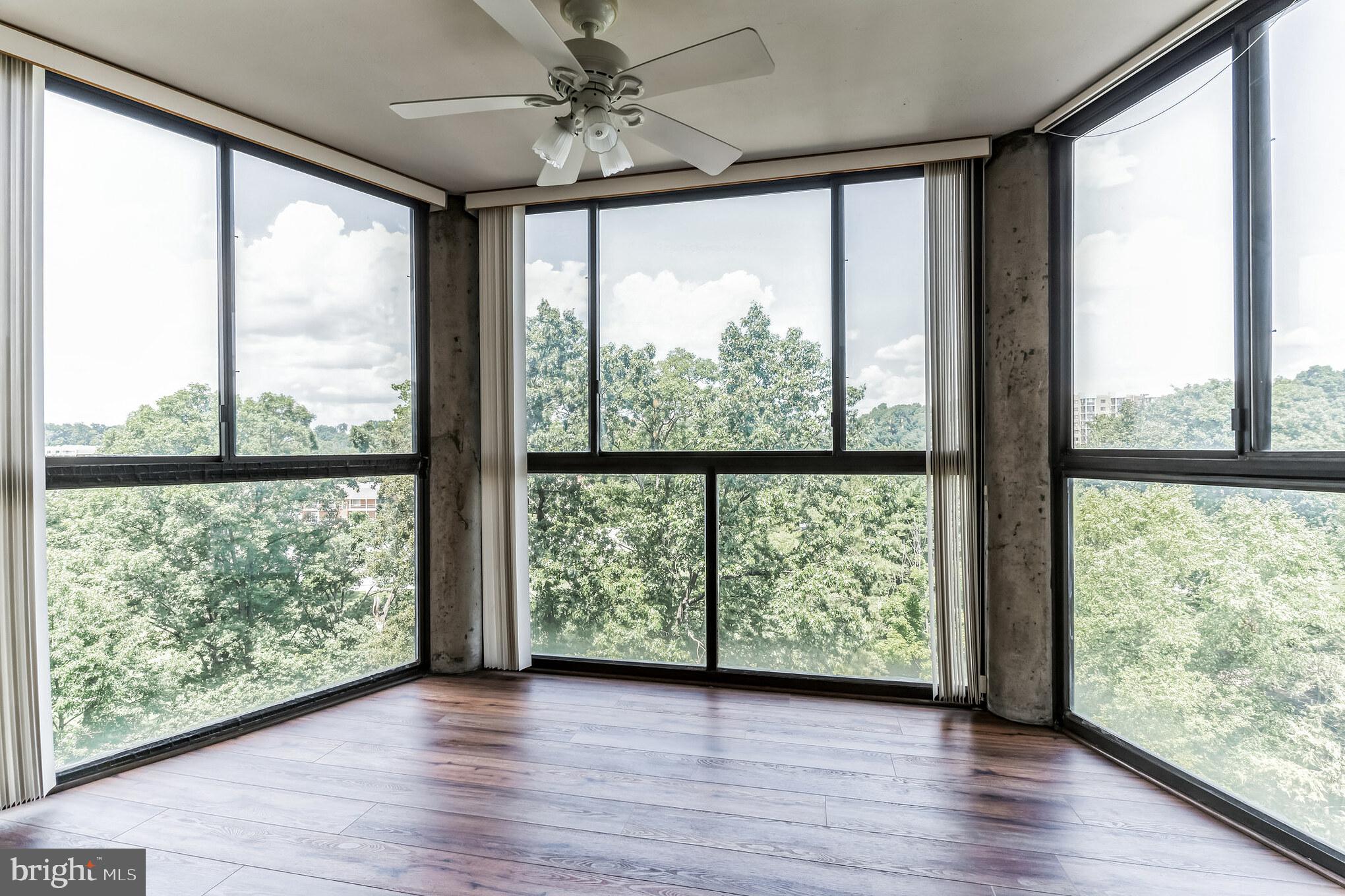 LEISURE WORLD - Residential