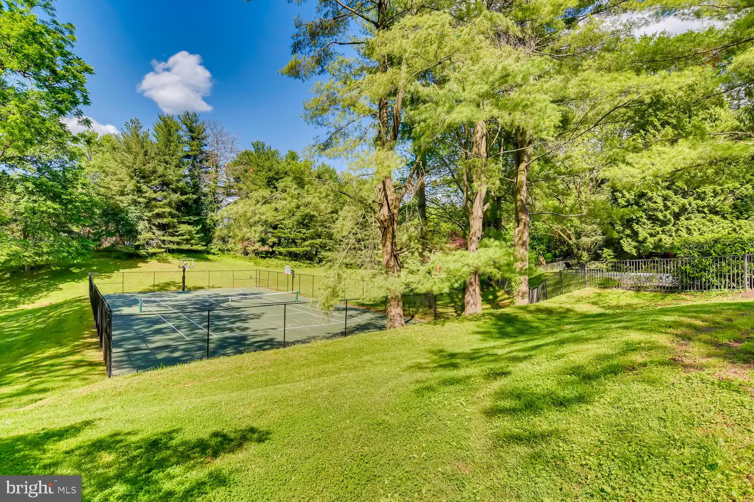 LAKE ROLAND - Residential