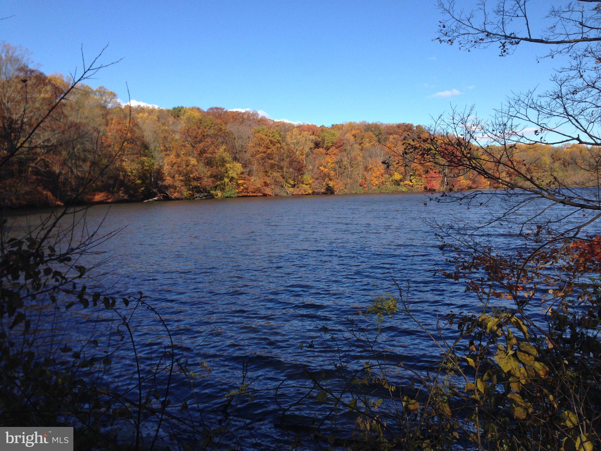 LAKE ROLAND - Residential