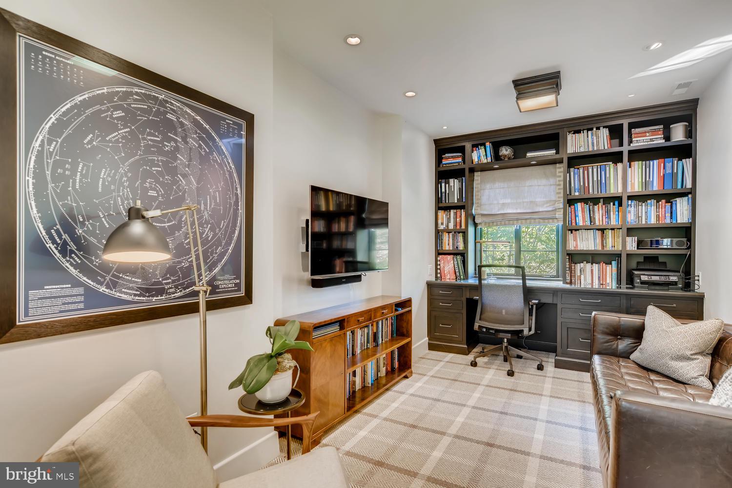 LAKE ROLAND - Residential