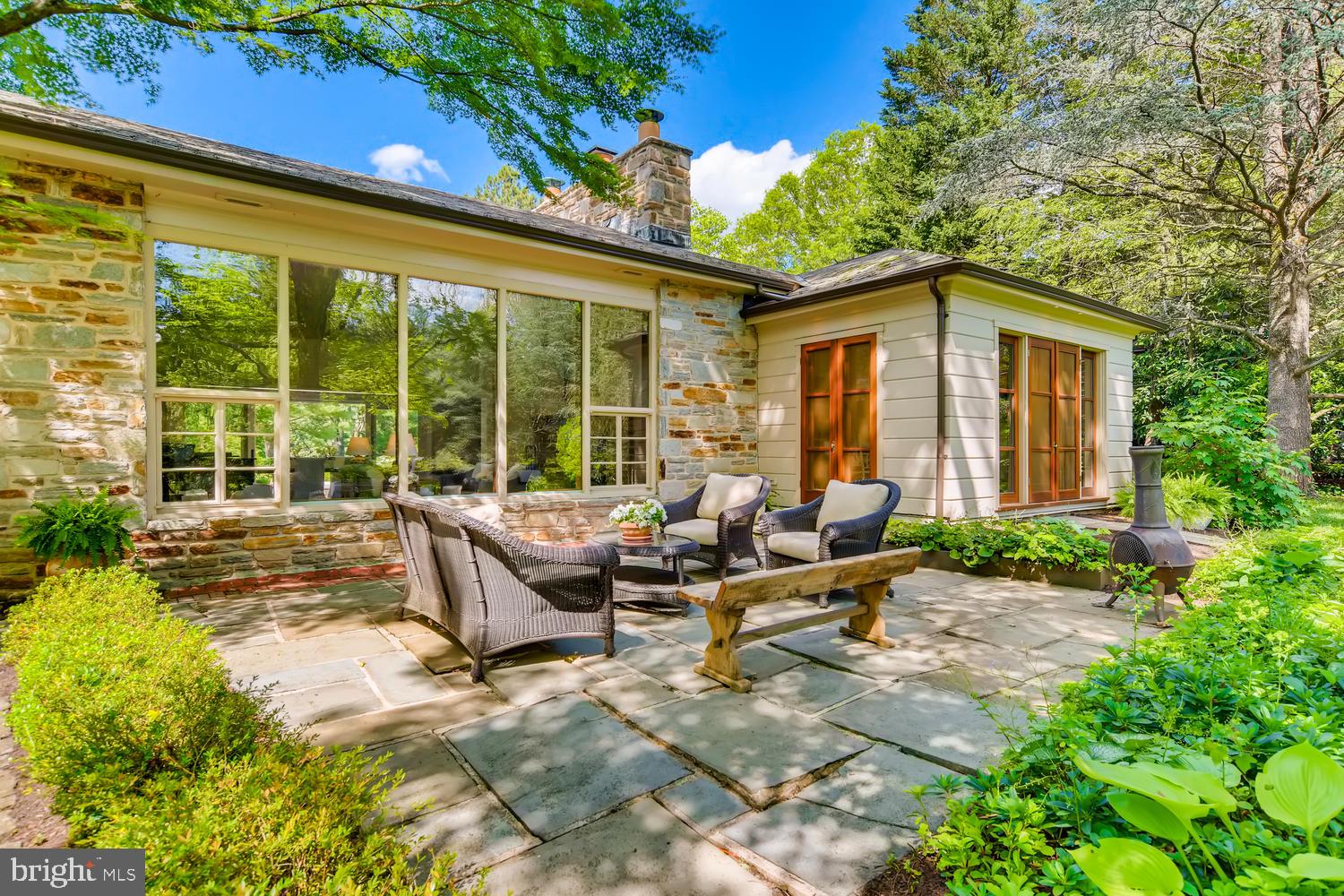 LAKE ROLAND - Residential