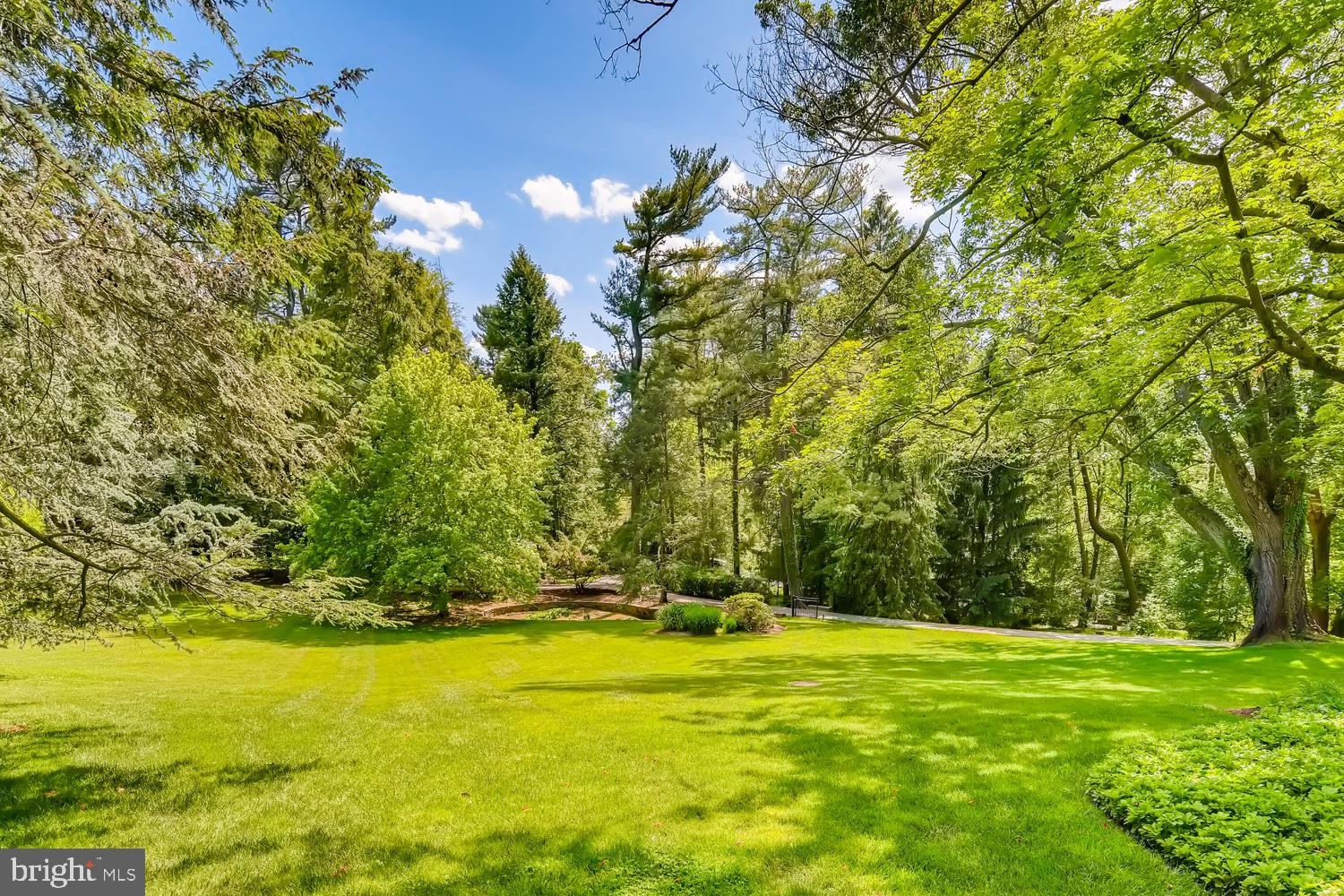 LAKE ROLAND - Residential