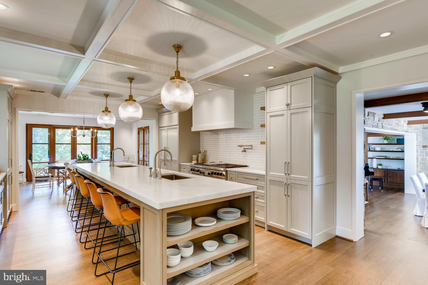 LAKE ROLAND - Residential