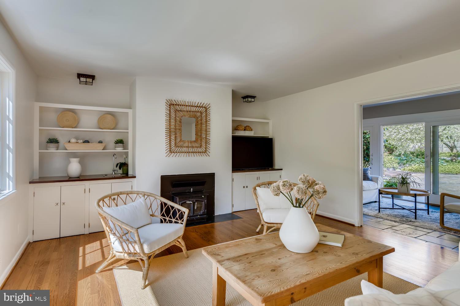 LAKE ROLAND - Residential